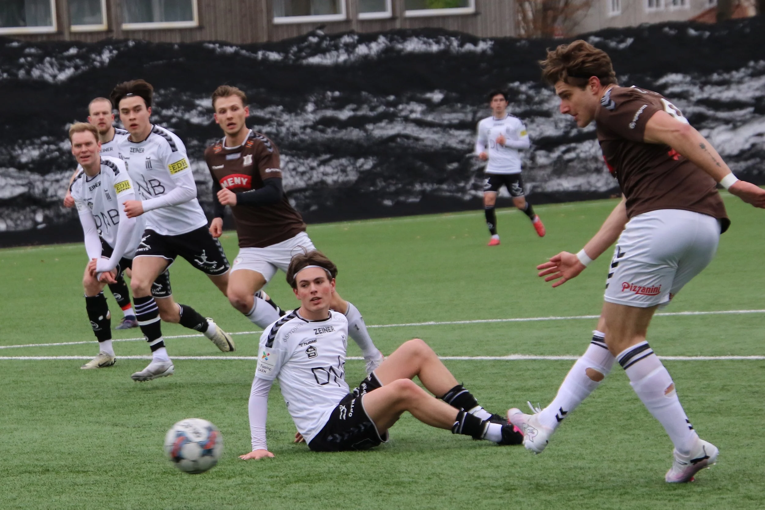 En omgang hver ga 2-2