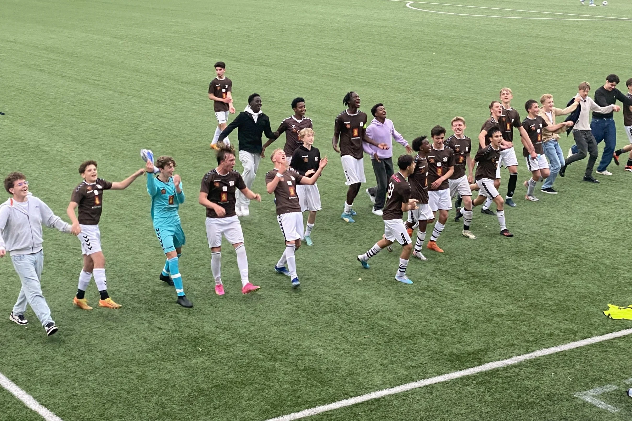 Videre i  Gutter16-NM