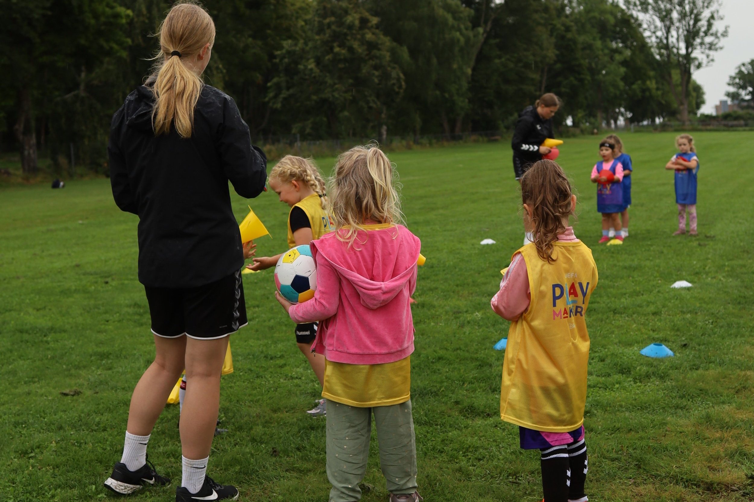 Første trening for jentene på UEFA Playmakers ble en suksess