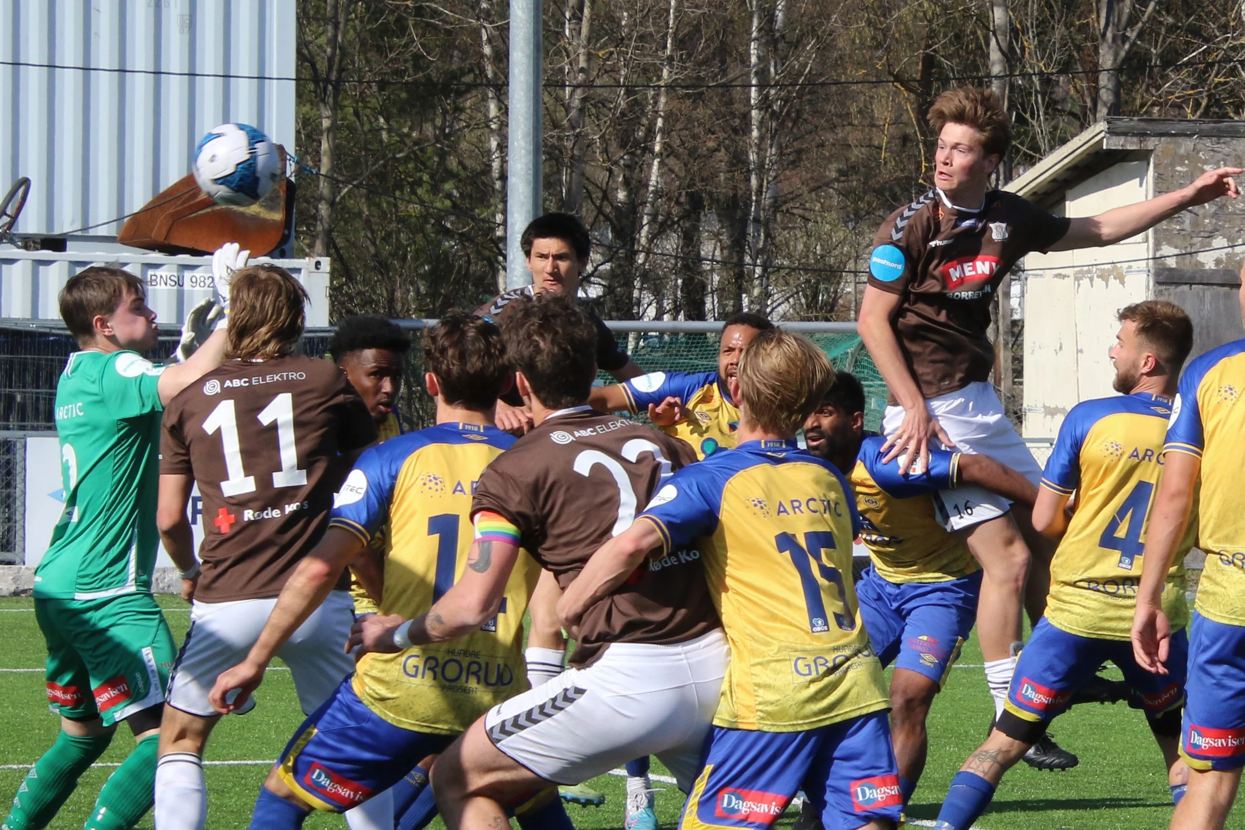 Henrik spiller mot Frankrike