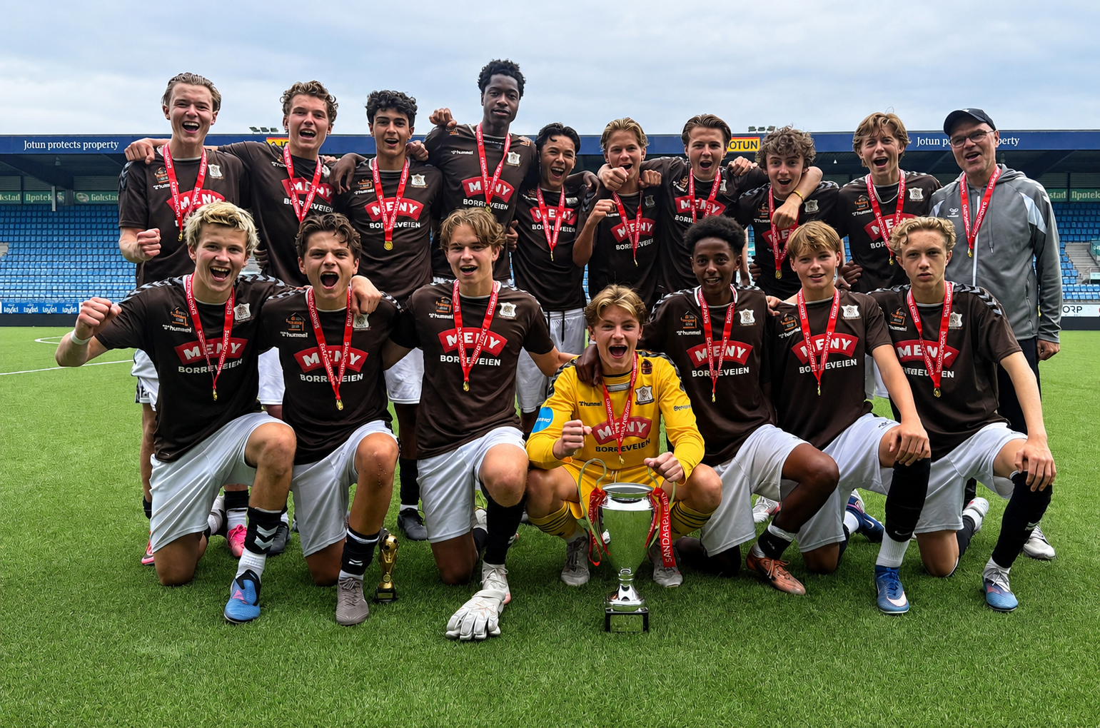 Sterk seier i Sandarcup