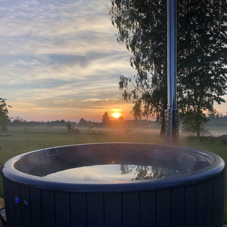 Model-S4N-Wood-burning-hot-tub-768x768.jpg