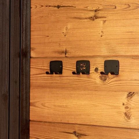 huum-ovo-design-towel-hook-set-environment-1.jpg