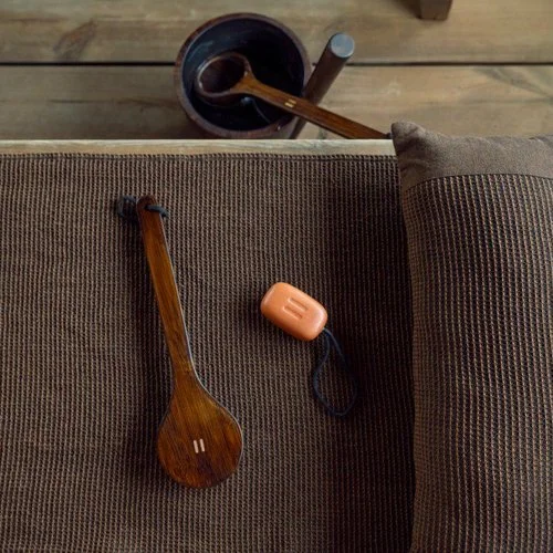 06-Rento-Bath-Brush-Oil-Treated-Bamboo-Dark-Brown.jpg