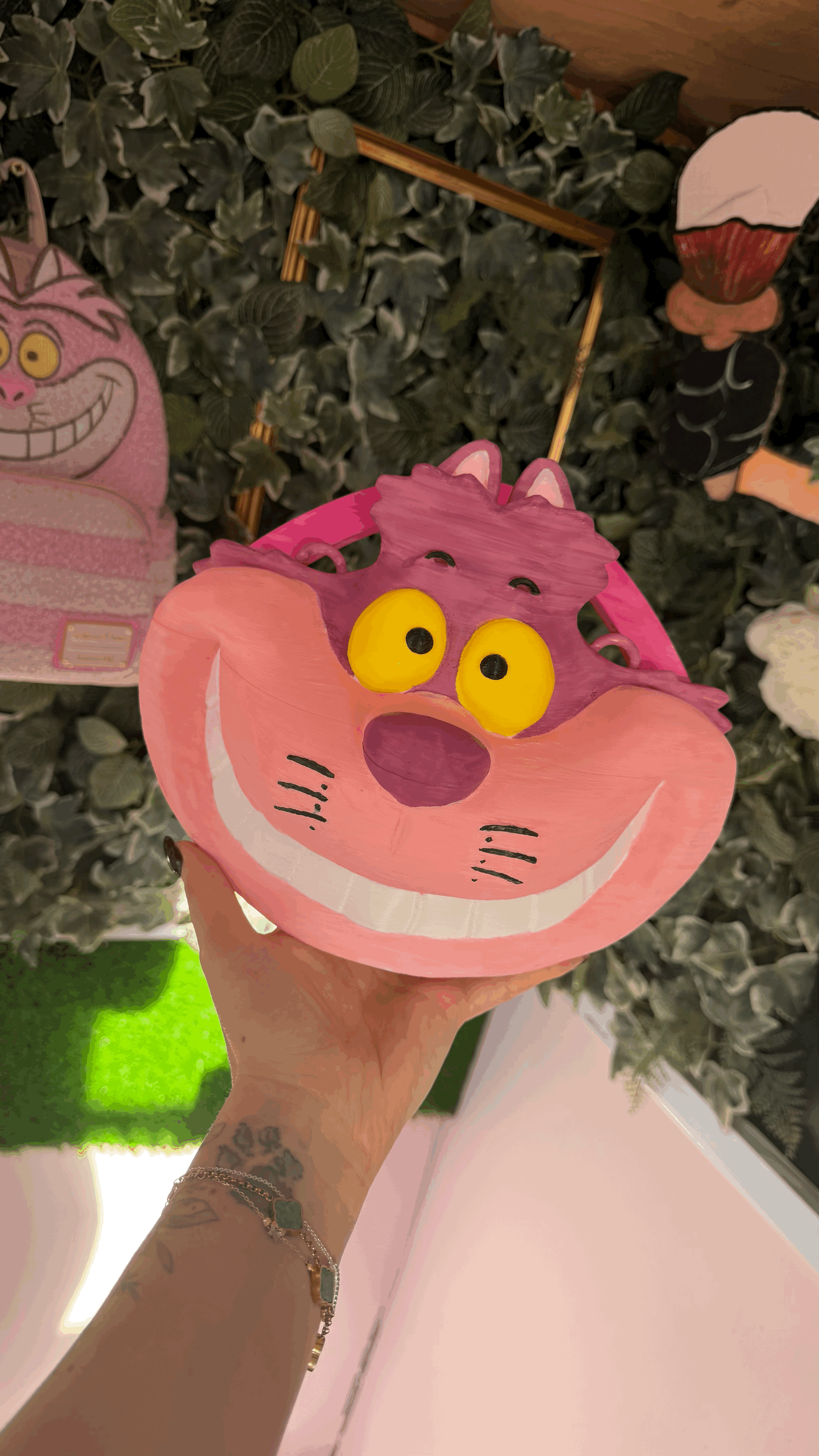 Retro Cartoon Display Box: Cheshire Cat