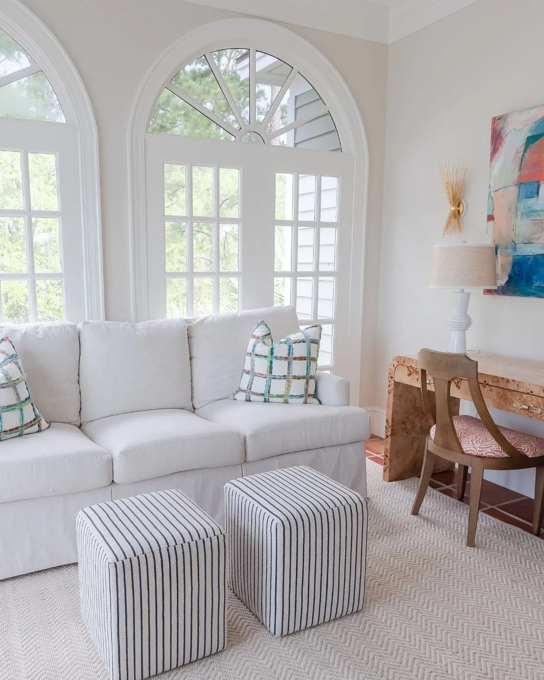 Sunday invites us to enjoy the spaces we live in, and this one does it beautifully.⁠
⁠
#wynnepeaceinteriordesign #interiordesign #designinspo #sundaymood #weekend