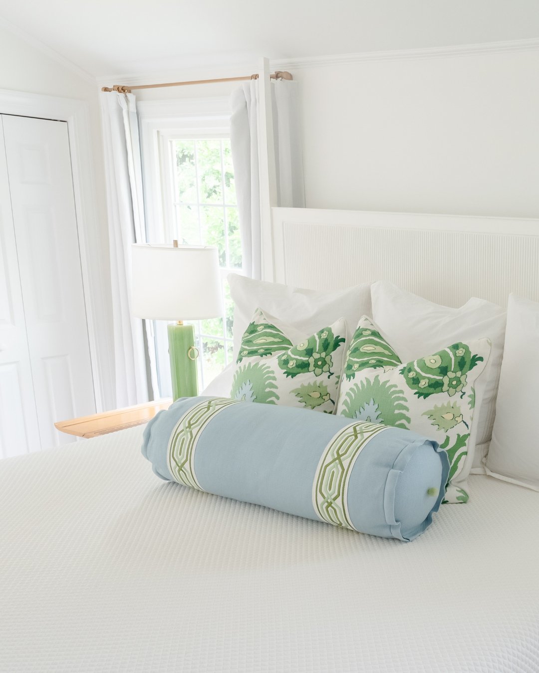 Counting down the days to spring. 🌿⁠
Fresh greens, soft blues, and plenty of natural light.⁠
⁠
#bedroominspo #spring #springgreen #wynnepeaceinteriordesign