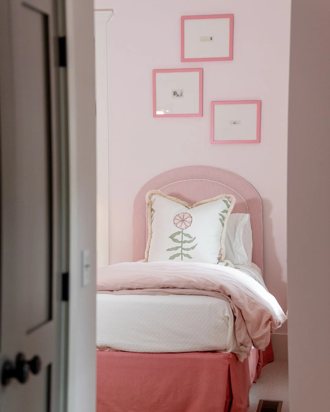 A little look back into this girls room ✨ Sharing some of the layers and fabrics, full of soft pink tones and a touch of green we love most. Scroll for the full room reveal.⁠
⁠
Fabric: Schumacher - @schumacher1889⁠
Mirror: Stray Dog Designs - @strayd