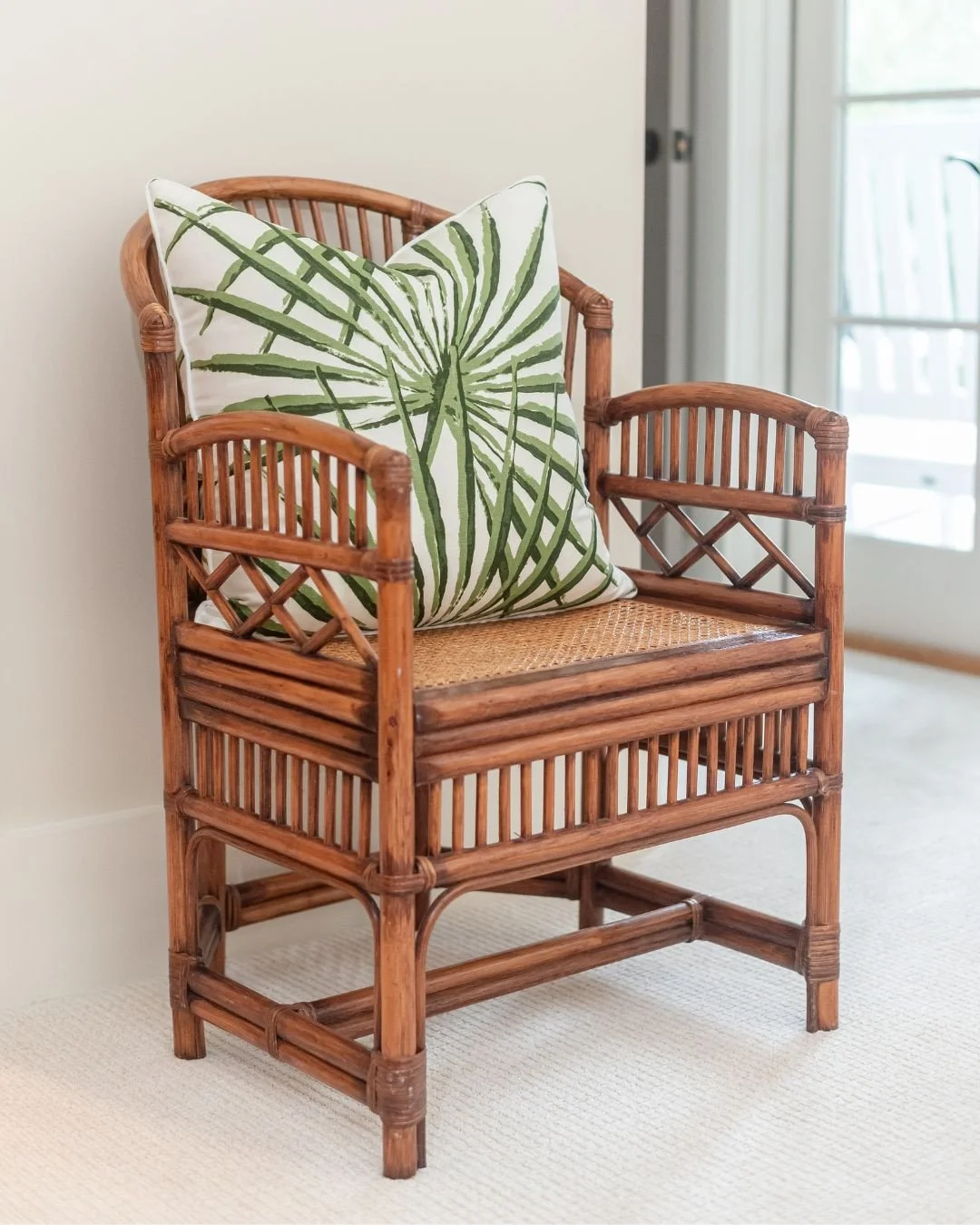 One fabric, two ways. We used this Palm Orleans fabric on this pillow and loved it so much we carried it onto the shower curtain for a little moment of happy repetition.⁠
⁠
#palmorleans #wynnepeaceinteriordesign #textiledesign #interiordesigninpso