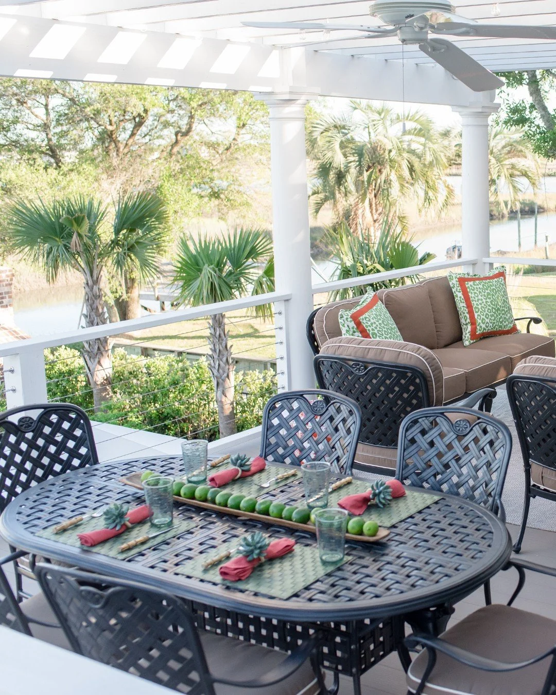 If you&rsquo;re setting the table for a little Cinco de Mayo supper and have extra limes on hand, they double as the perfect centerpiece.⁠
⁠
#wynnepeaceinteriordesign #outdoorliving #cincodemayo #tacotuesday #citrus