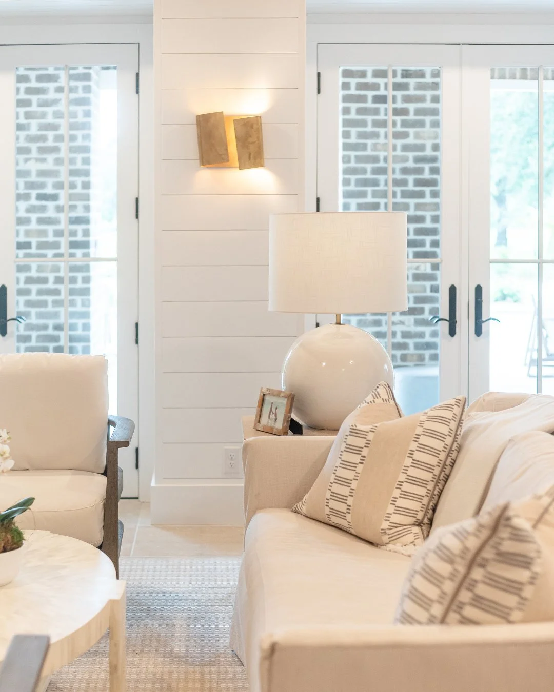 This lamp understood the assignment.⁠
⁠
#poolroom #statementlamp #coastalliving #wynnepeaceinteriordesign