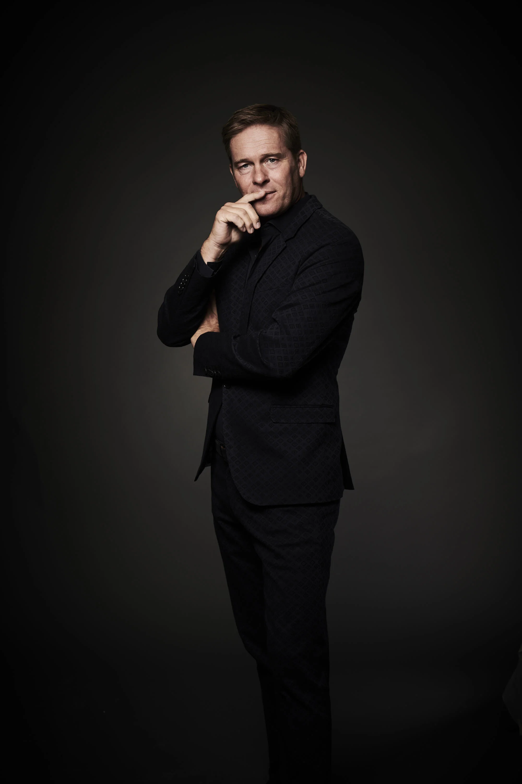 Portraitfoto des Moderators des roten Sofas Hinnerk Baumgarten