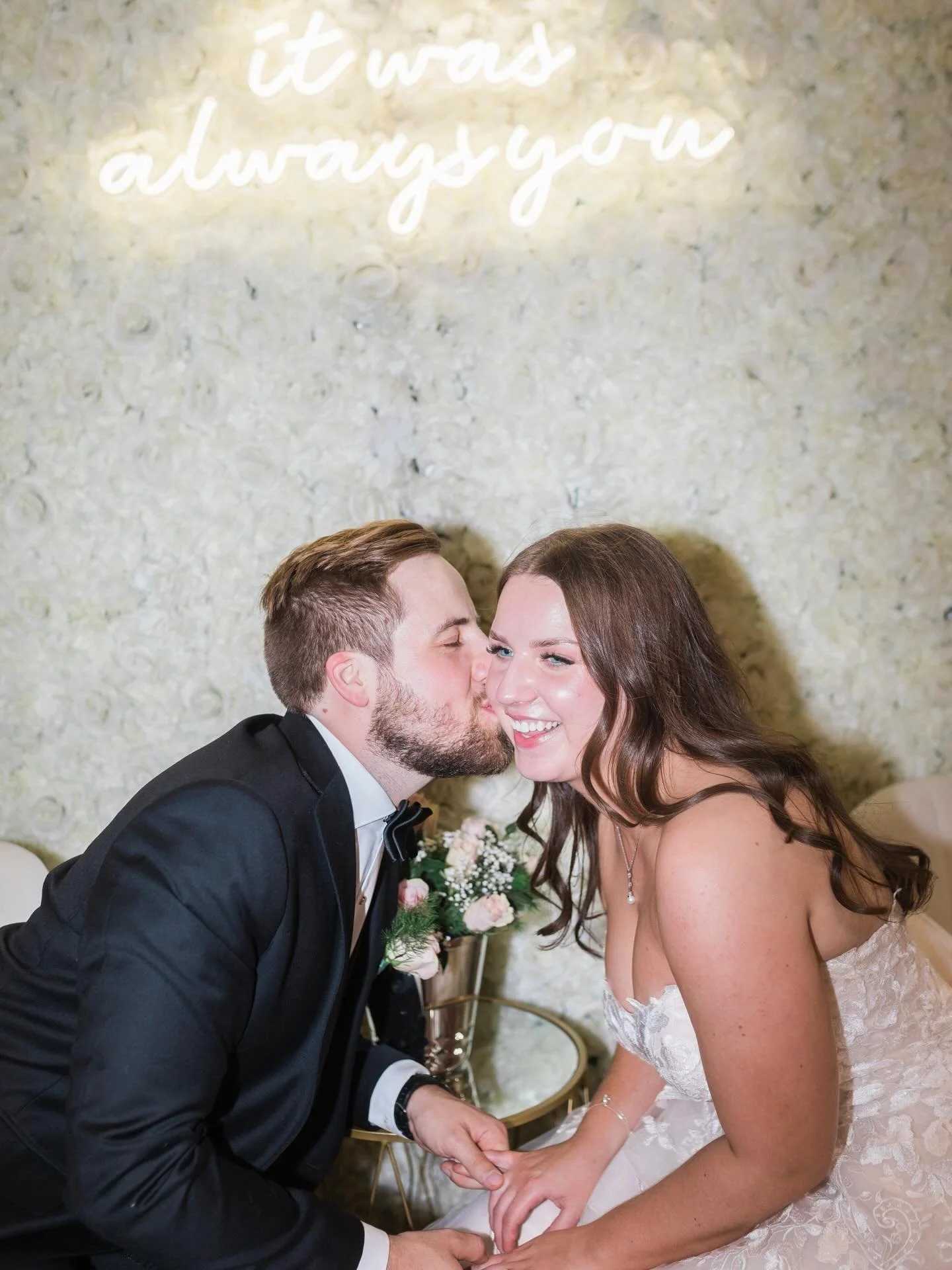 Emilia and Michael&rsquo;s wedding reminds me that the dance floor at Ukrainian&rsquo;s wedding are always the hardest hitting dance floors. It&rsquo;s where all the aunts and uncles will dance until 1am. It&rsquo;s incredibly impressive every time I
