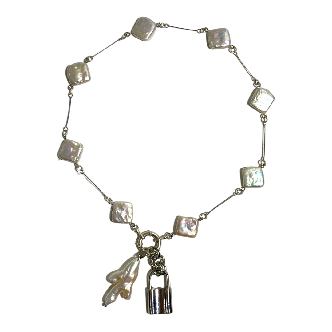 516094E7-D340-4AEF-BD73-8082EEBD5B2B