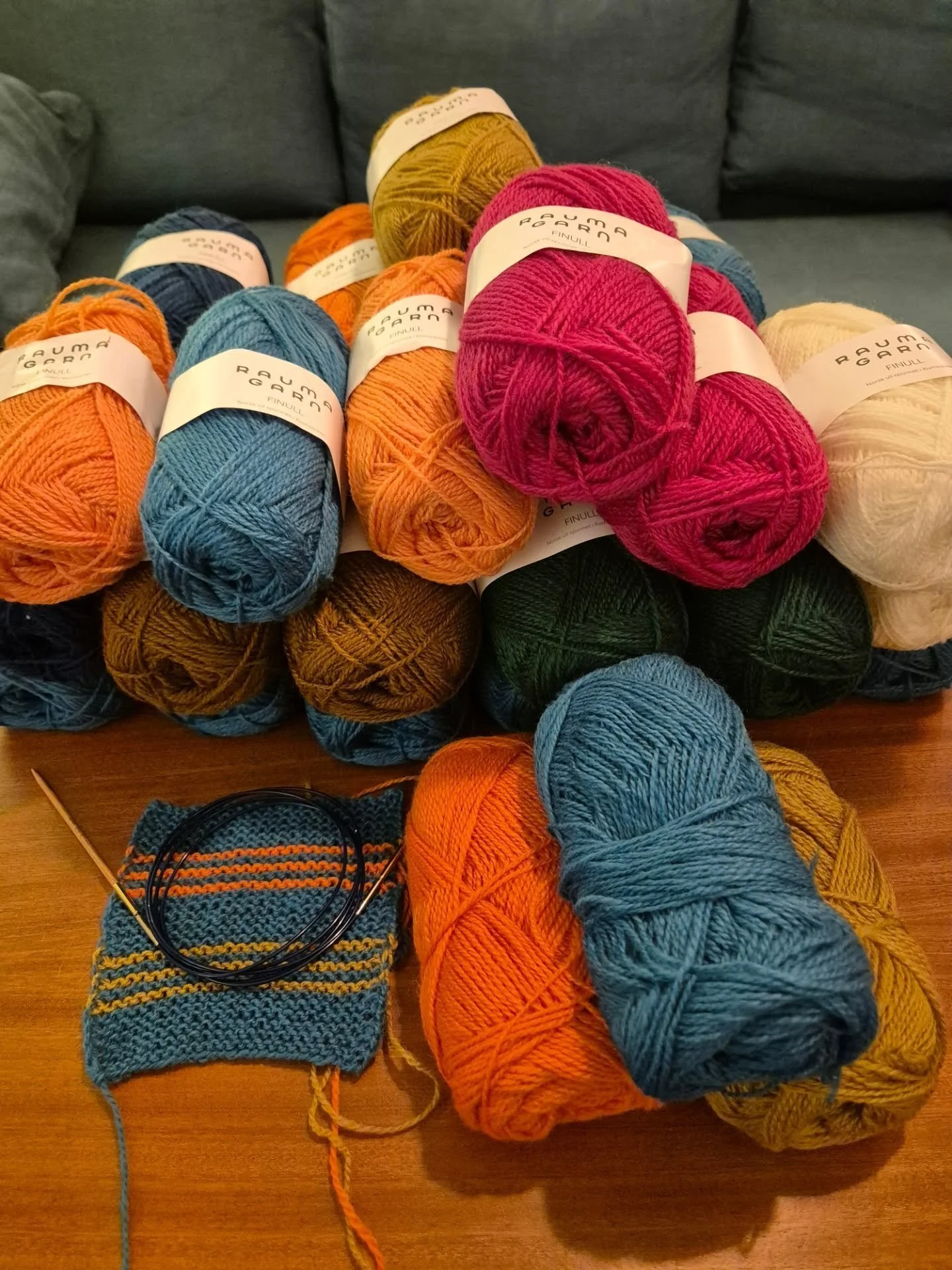 2026✨✨✨
Godt nytt &aring;r!!!

Jeg dropper en s&aring;nn 2025 recap. Jeg synes 2025 i grunnen bare var s&aring;nn midt p&aring; treet bra &aring;r, ikke s&aring; mye &aring; skrive om egentlig...
Alts&aring;, noen h&oslash;ydepunkter var det, et par 