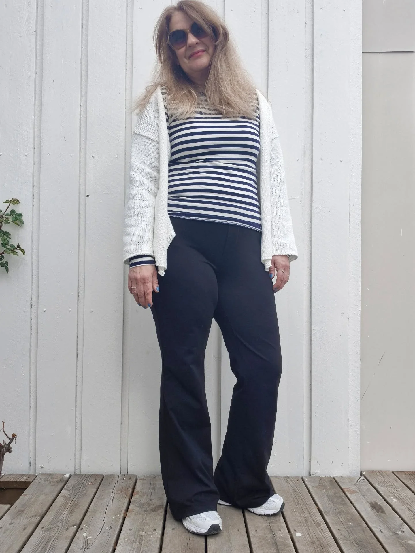 Mine to nyeste prosjekter 🤍💙

Egen design, Berlin Cardigan, den hvite, strikket i Sandnes Line 🤗
Den er en &aring;pen typ sleng-p&aring; jakke som jeg tenker passer bra til det meste av v&aring;r- sommergarderoben, ser for meg &aring; kunne slenge