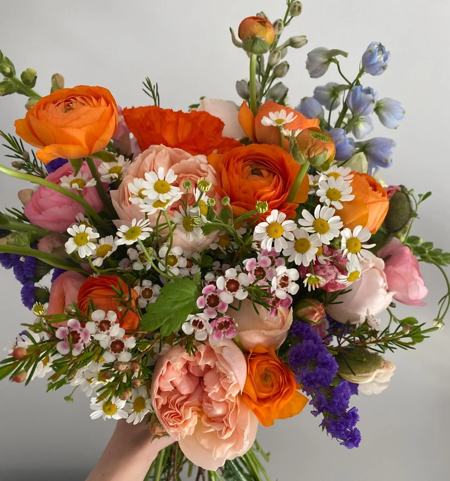 Loving the bright colours and textures the flowers being to this bridal bouquet 🧡💛#bridalbouquet #freshflowers #weddingflorist #love #bridetobe