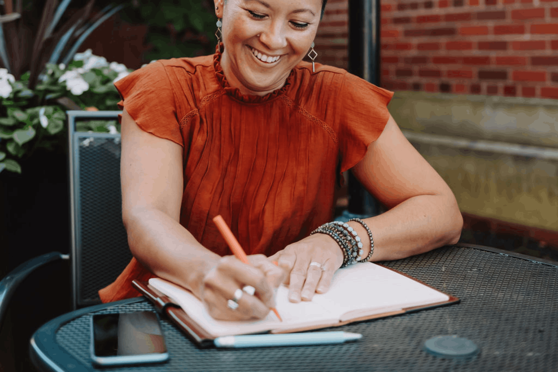 How to Create Content for Social Media That Stops the Scroll