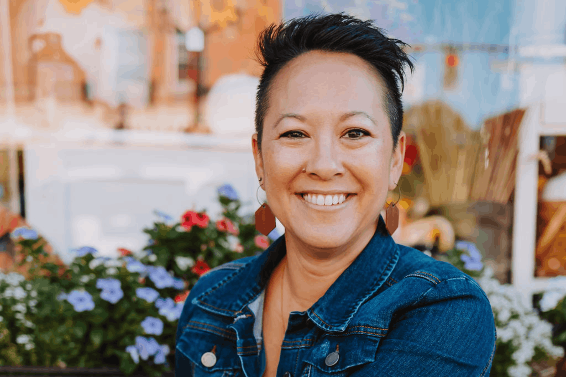 queen bee jackie social media expert