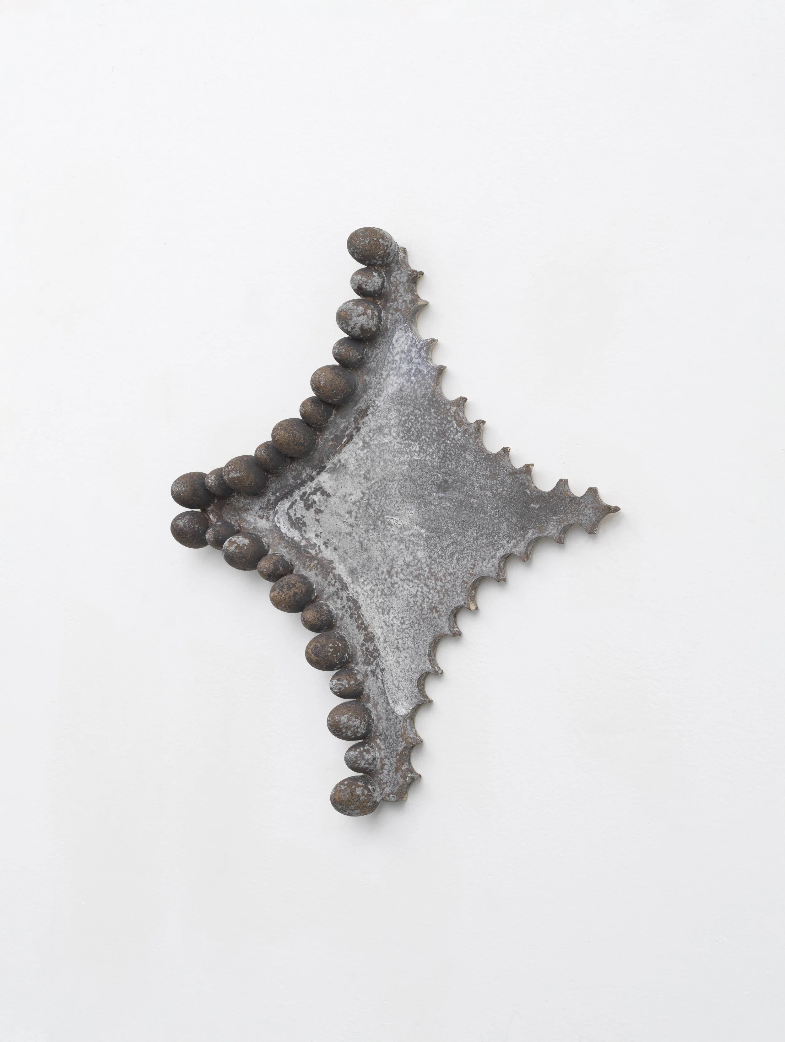 Richard Rezac
Untitled (21-04), 2021
cast bronze
20.5 x 17.5 x 2 inches
52 x 44.4 x 5 cm