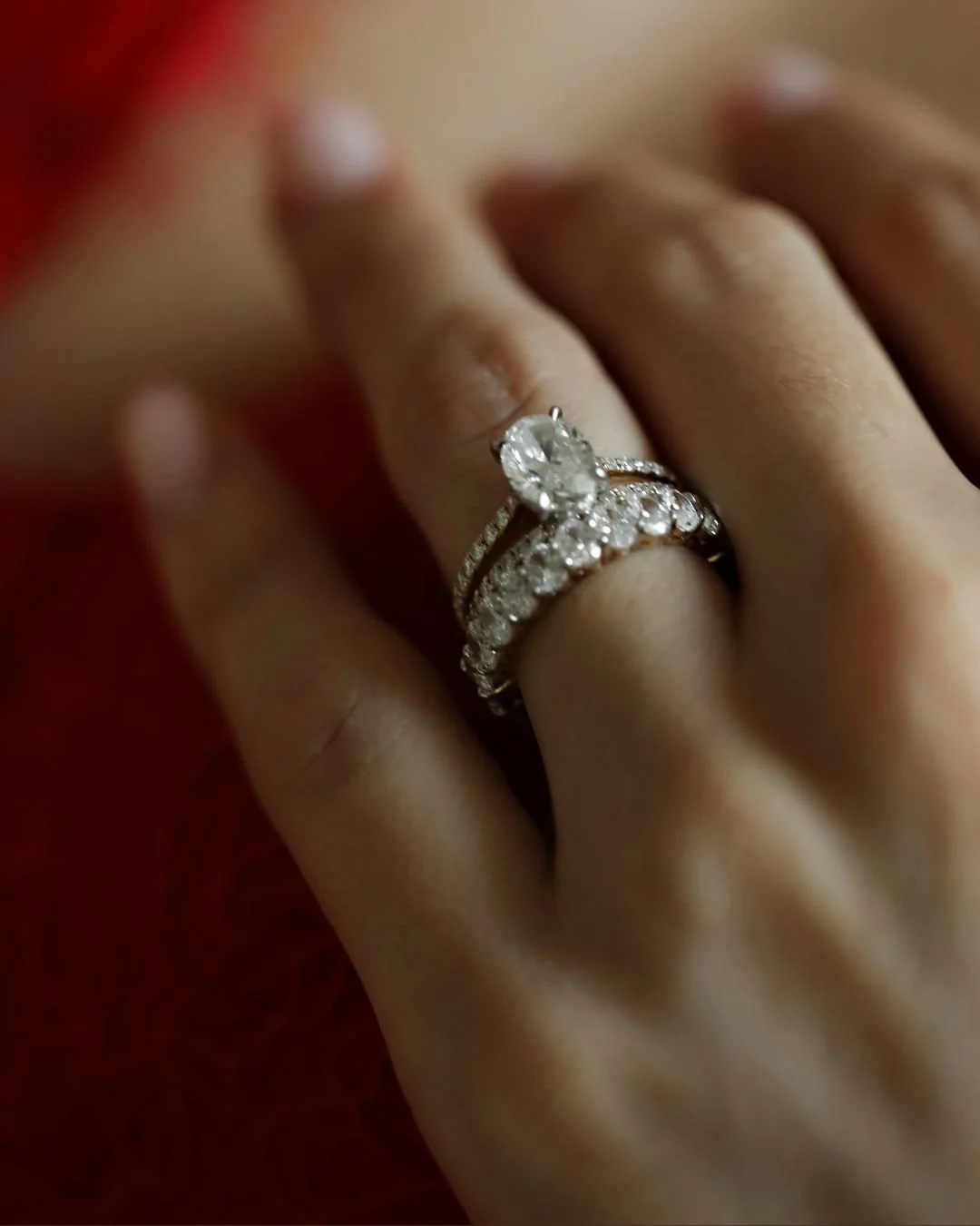 NEWLY ENGAGED BRIDES TO BE CHOOSE THIS BRIDAL BOUDOIR PHOTOGRAPHER