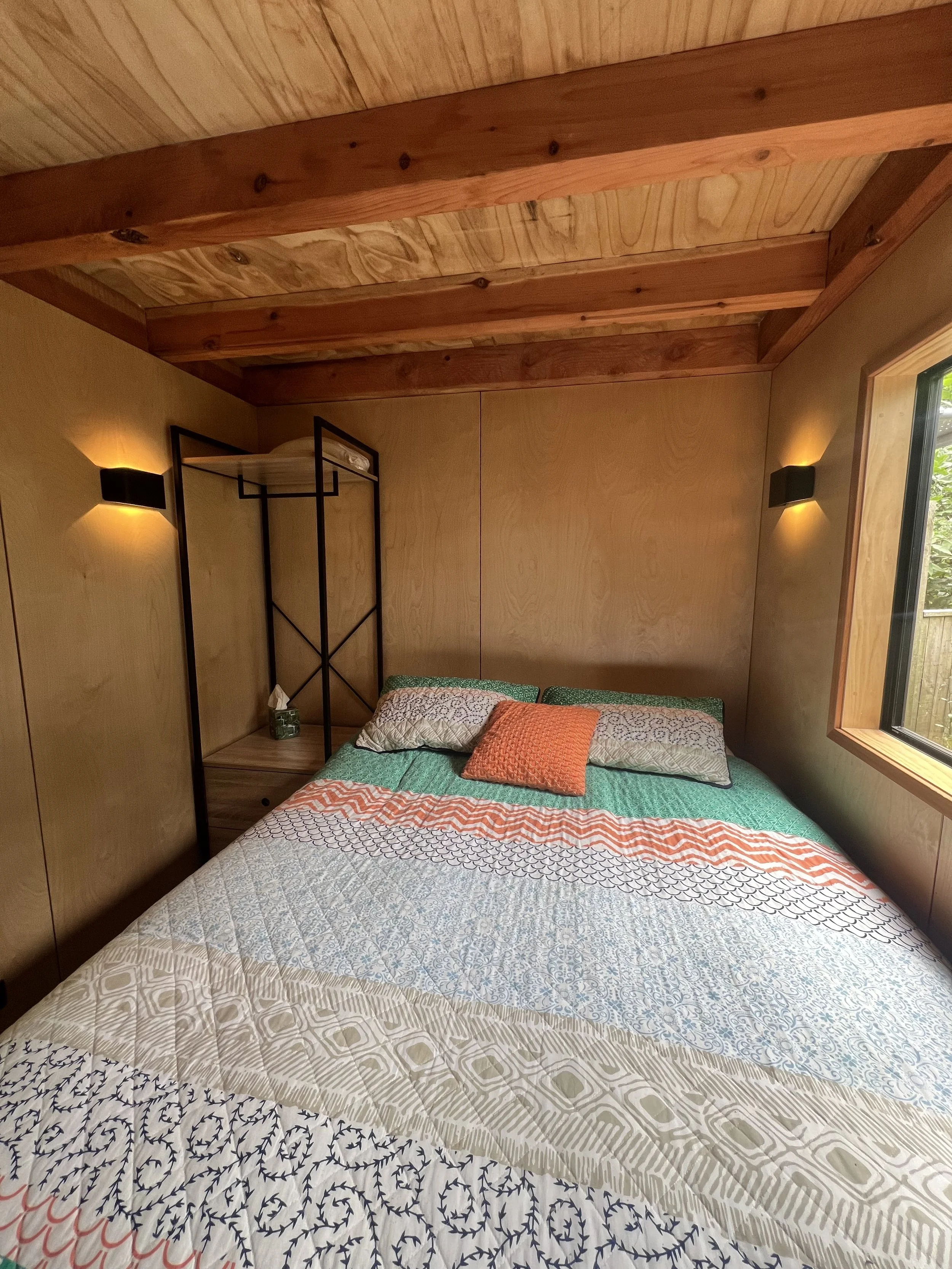 Master bedroom Queen size bed.jpg