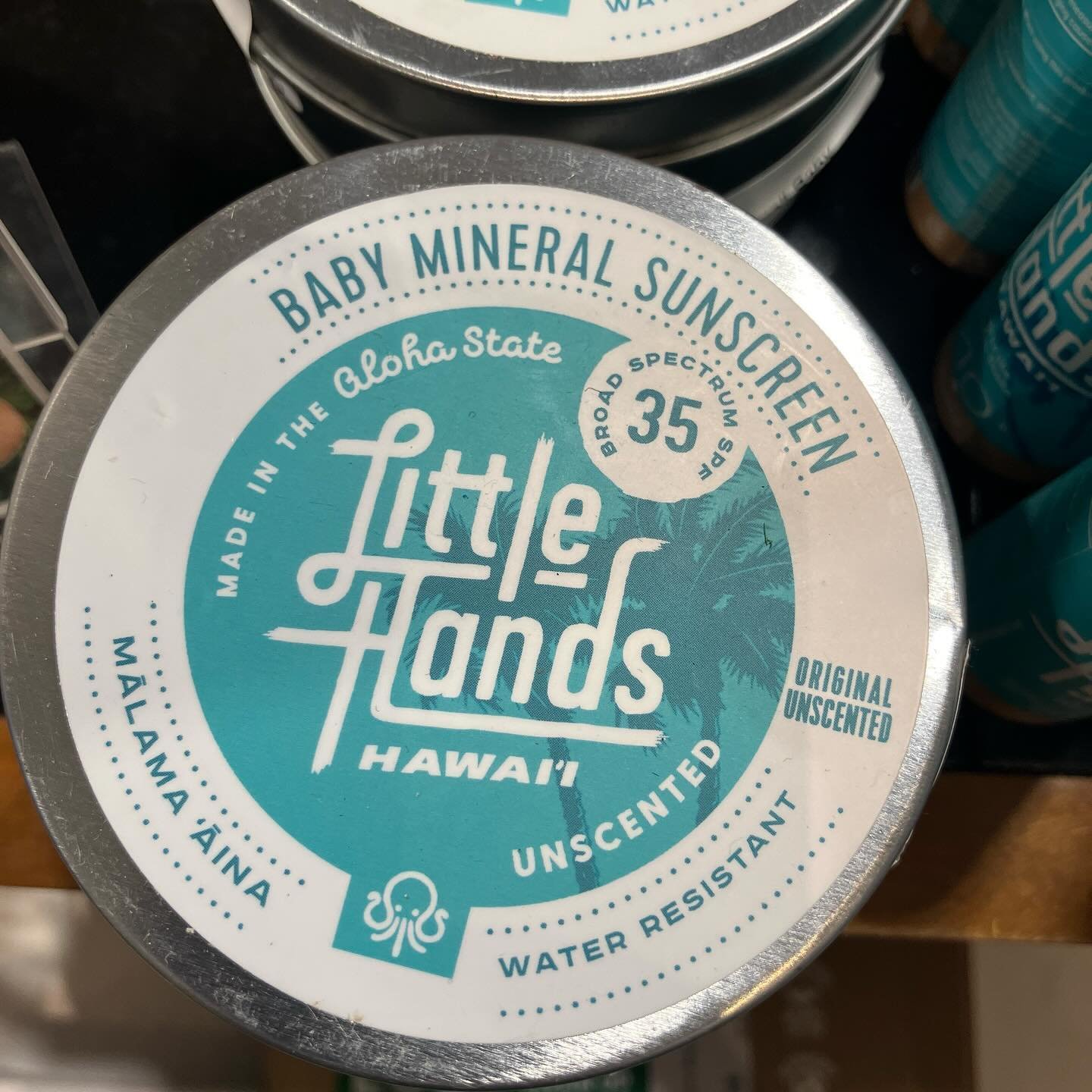 Summer is coming! Are you stocked up on sunscreen? We are! Try @littlehandshawaii mineral sunscreen, made with love for humans and oceans, in Hawaii, using all natural ingredients, packaged in plastic-free containers. We now have the head to toe stic