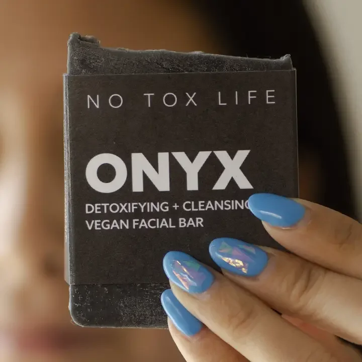 Solidsilk® Onyx - Facial Cleansing Bar 3.webp