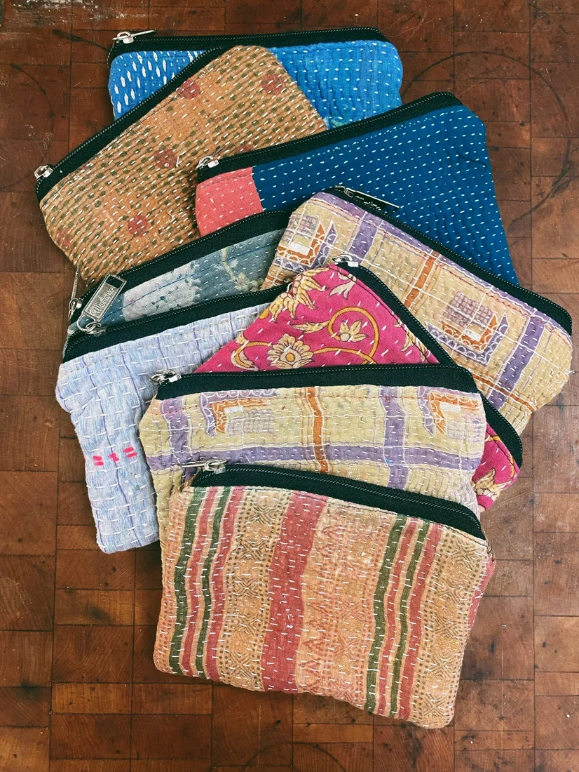 Kantha Zipper Purse 3.webp