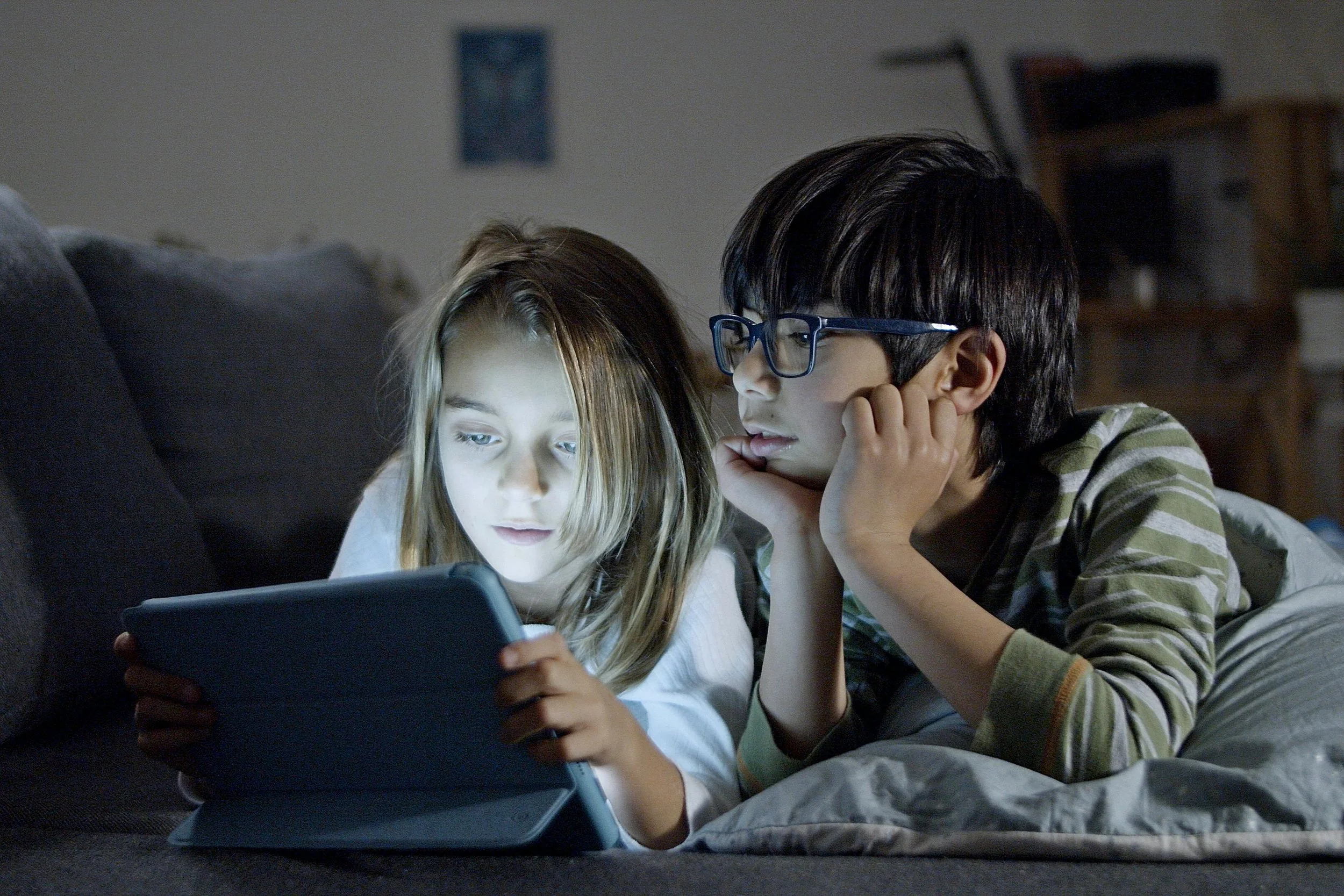 Screen Time vs Movement: Why Kids Need Both Creativity and Activity