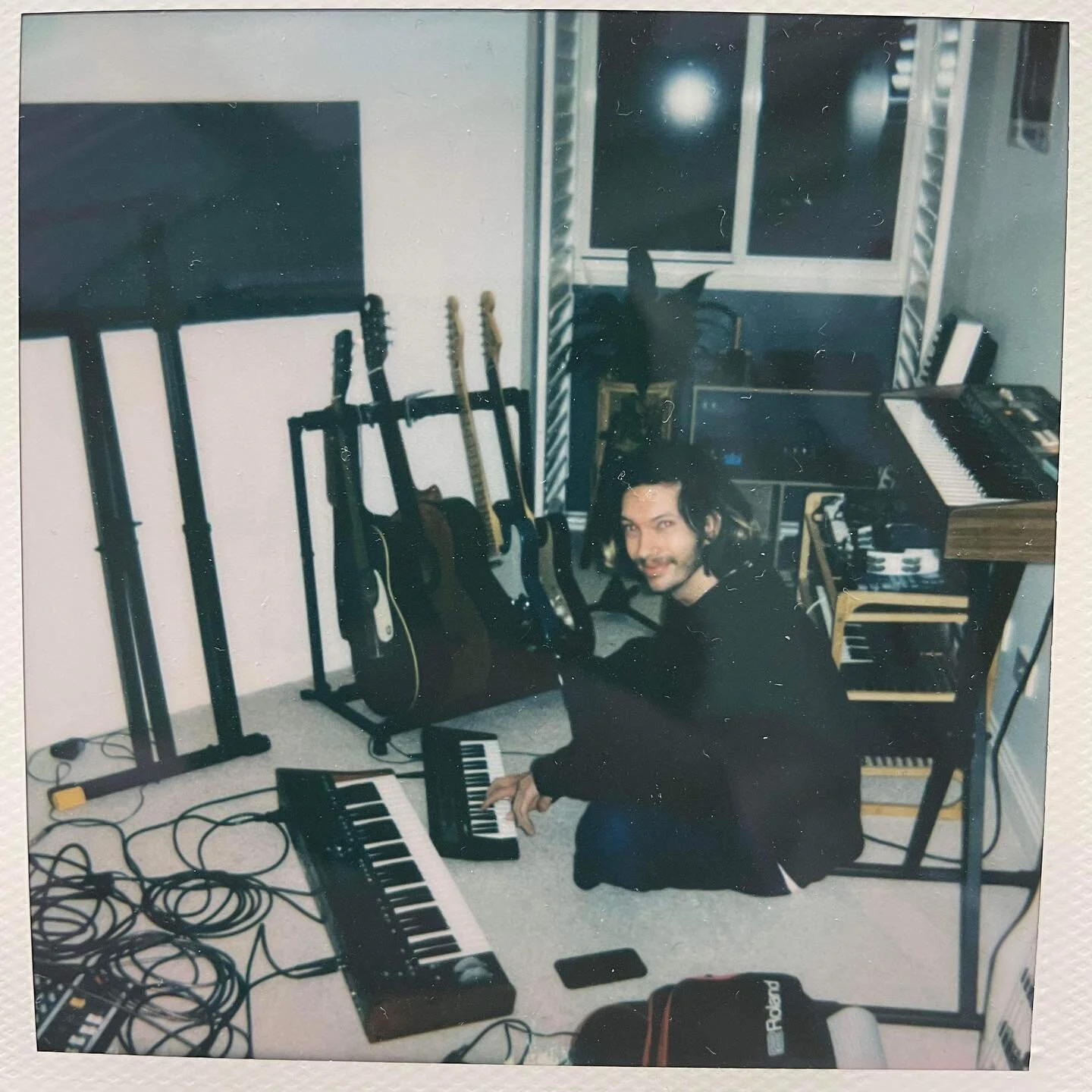 Just want to give a massive shout out to my good friend @purple_drapes who co-wrote ‘Siri’ and ‘I Will Wait’ with me. We spent a lot of time together during Covid eating sushi 🍣 and working on a whole bunch of music which is