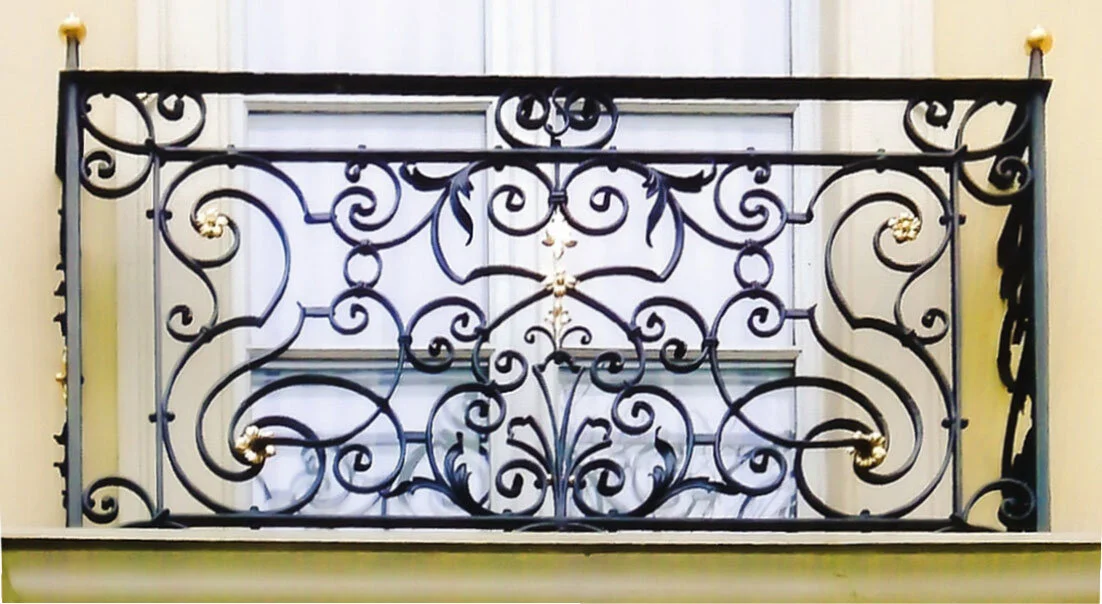 Black+Balcony+copy copy.jpg