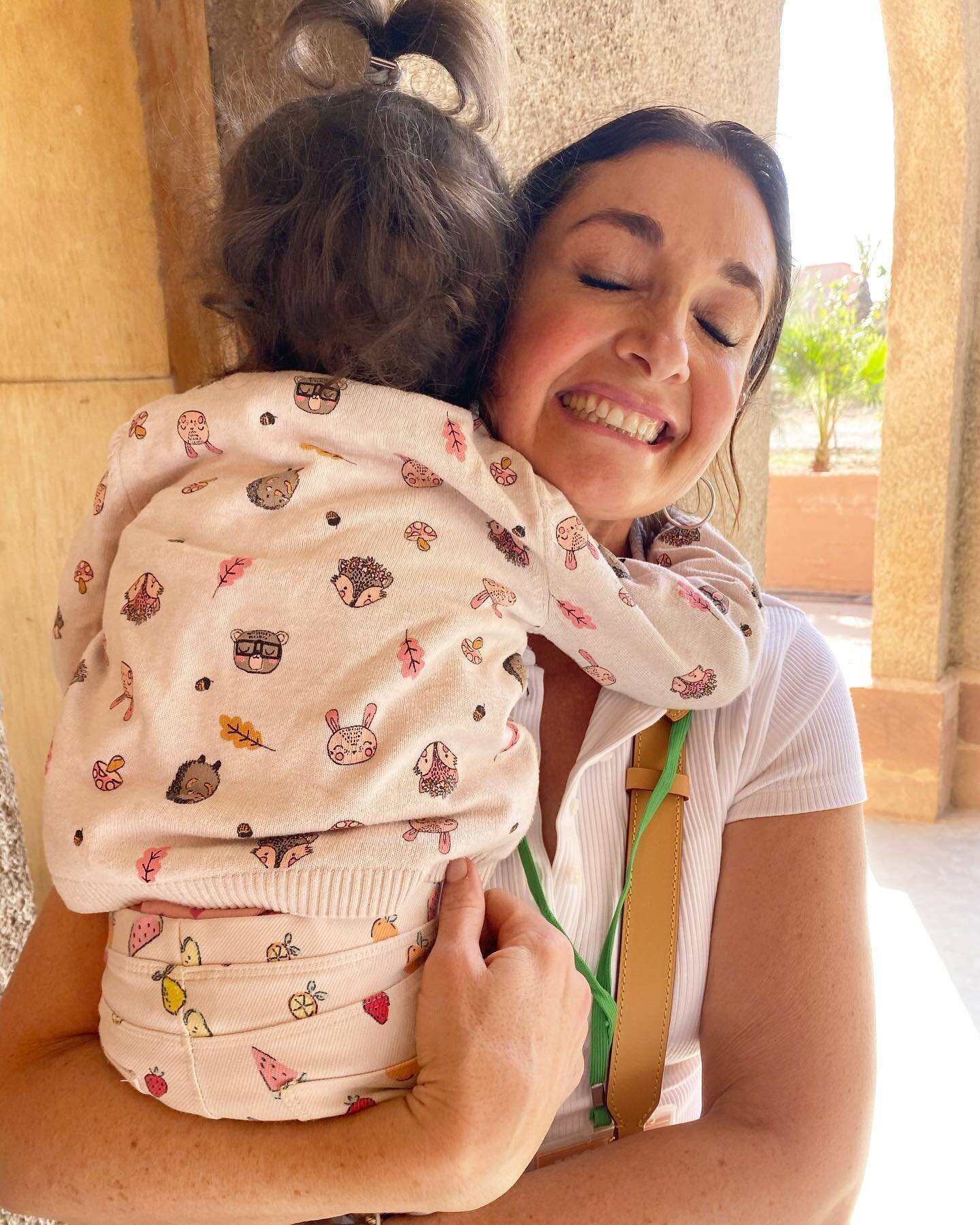 No words, just hugs🧡. A special visit today with friends from the US #afak #transformativetravel #everychildmatters #dogood #feelgood #lovewins @danaromita