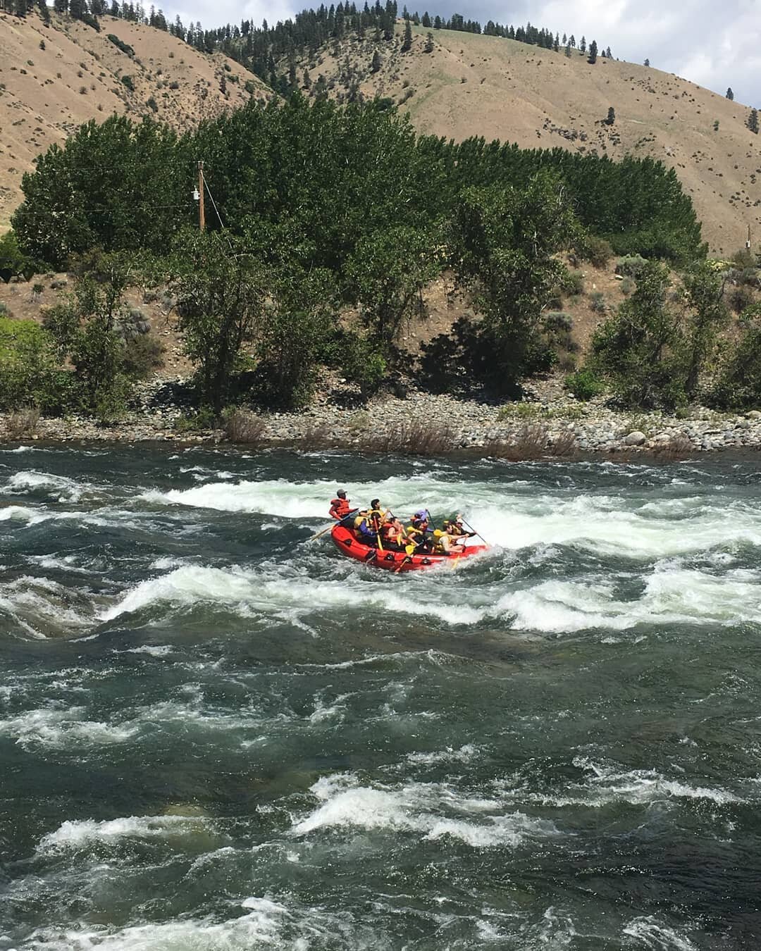 Awesome action shot of our trainee @ben.pajamas from our Saturday trip down the Wenatchee. He took on Snowblind like a champ! Our guides in training are looking awesome this year and they're so enthusiastic about the sport. Look for one of them to gu