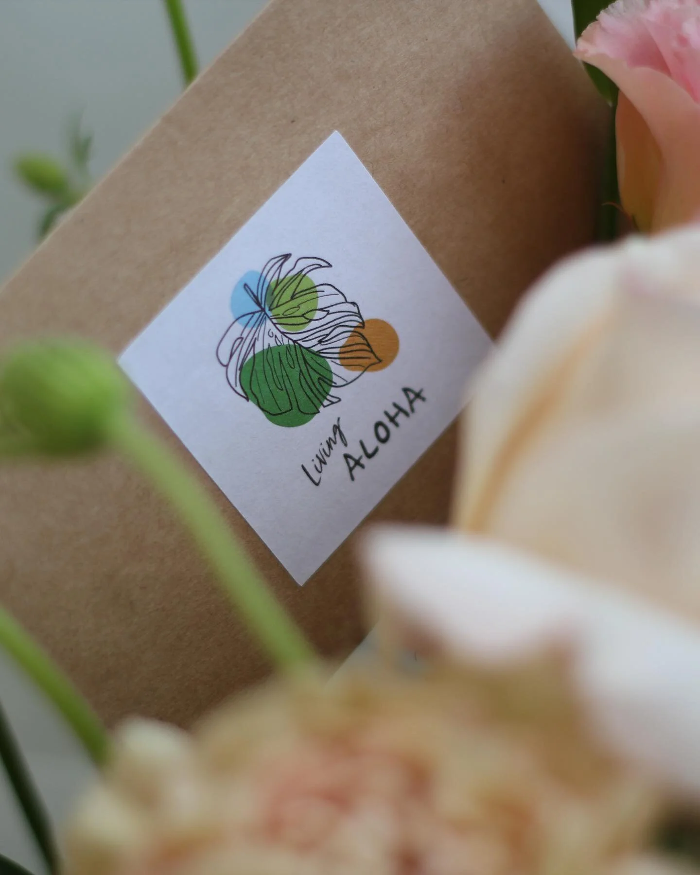 Throw back to our &ldquo;𝐭𝐡𝐚𝐧𝐤𝐟𝐮𝐥 𝐰𝐞𝐞𝐤&rdquo; - last weekend we delivered these beautiful posy to our regular customers, who always pick us to bring nature&rsquo;s beauty to their beloved ones, whether it's for a joyful celebration, job p