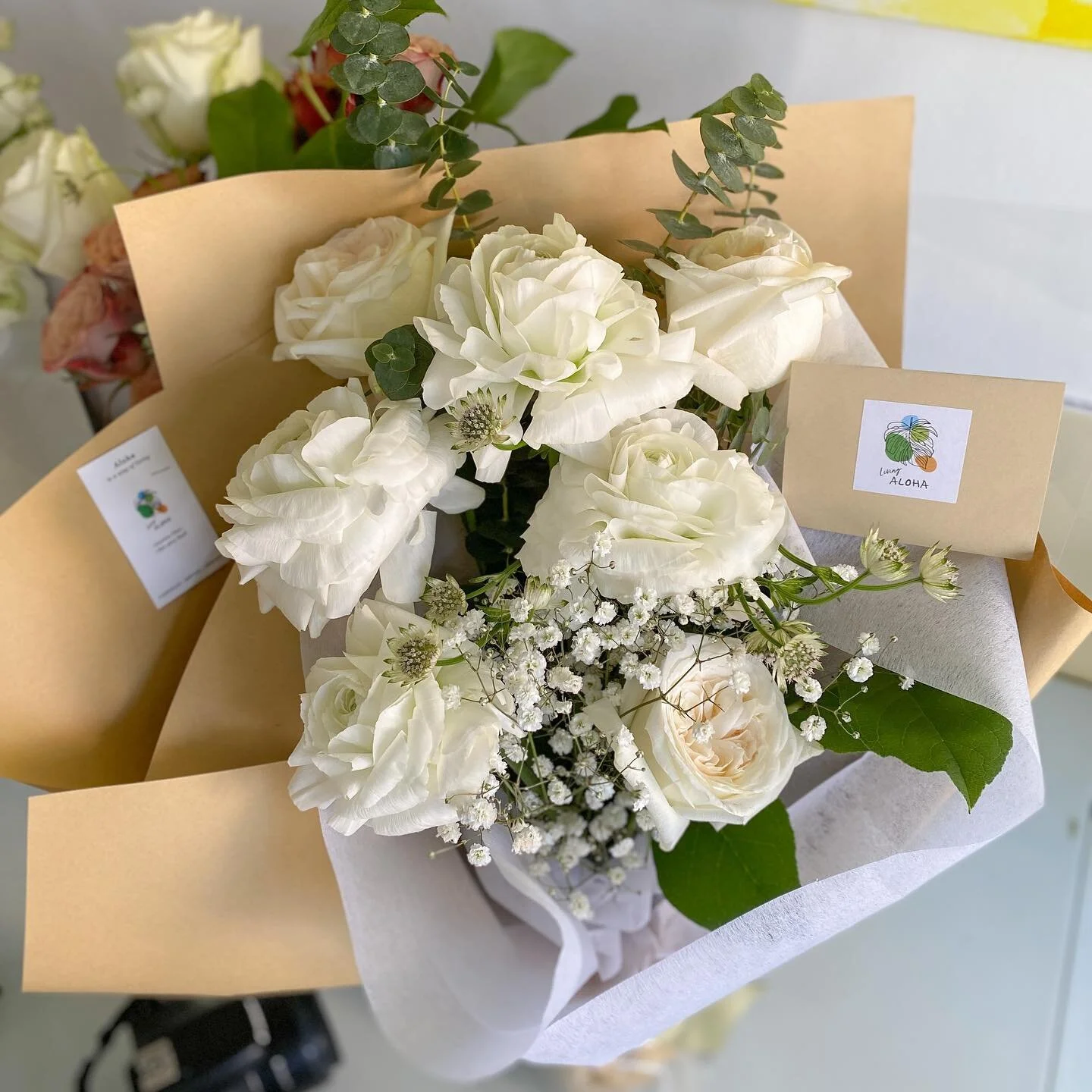 Ranunculus &amp; Garden Rose 

@aloha.florist 

#hkflorist 
#hkflowershop 
#hkflowerdelivery 
#香港花店 
#中環花店 
#上環花店