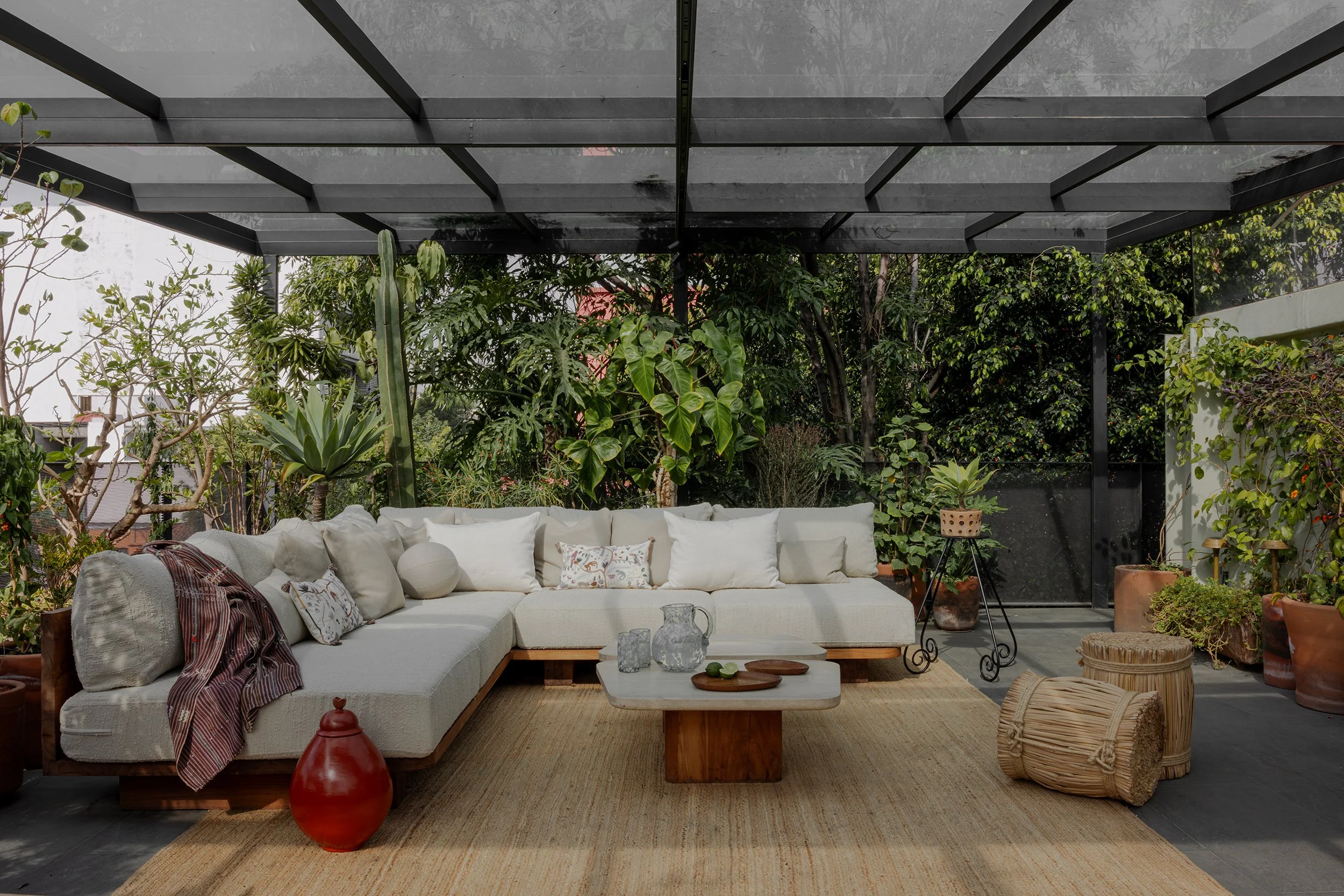 10_Mason-Gray-treehouse-apartment-terrace-angle-2.jpg