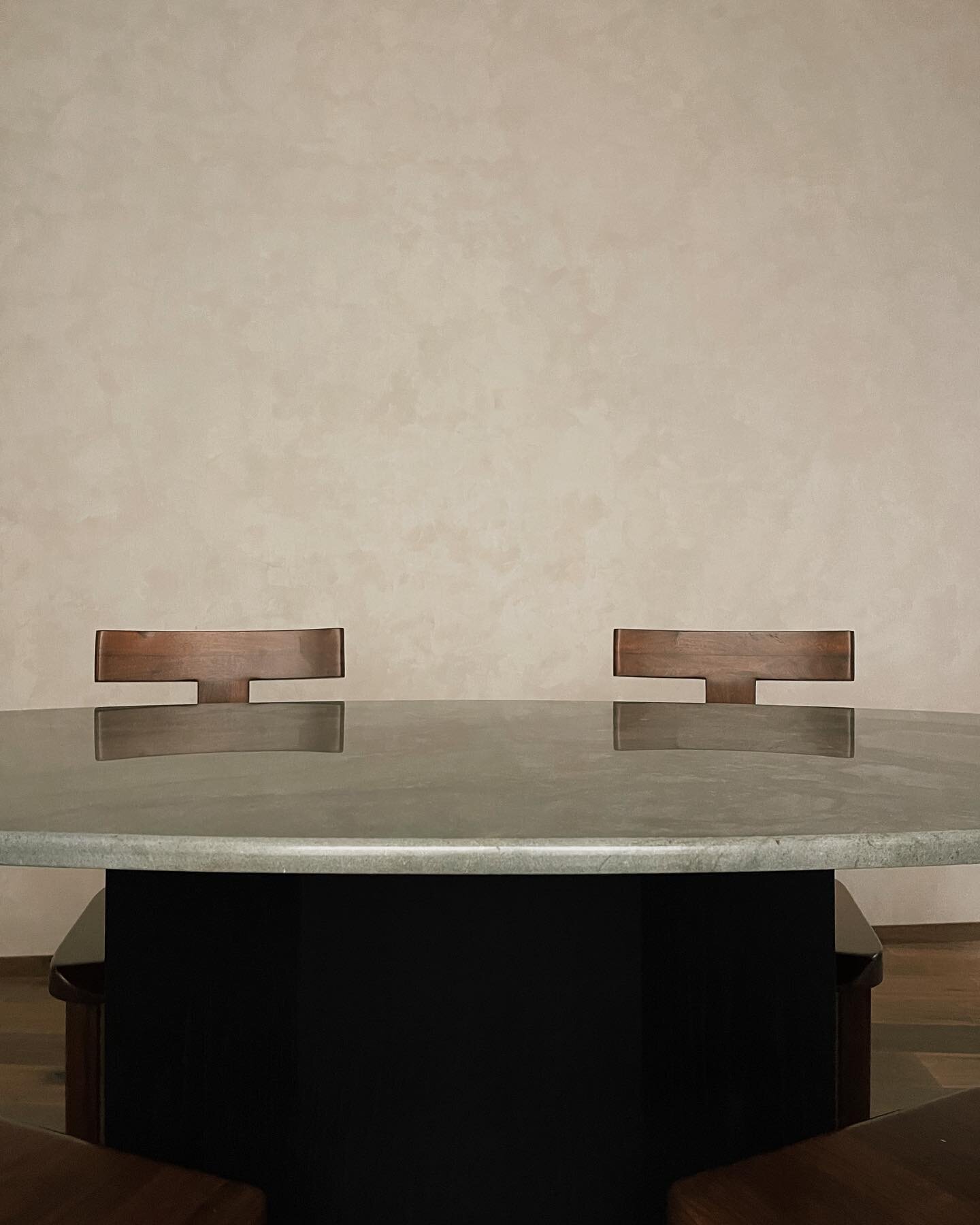 Dining table with a green quartzite top and black-stained solid oak base designed by Mason65 for the Casa Verde project in Colonia Condesa, Mexico City. Walls are a custom beige plaster and chairs are vintage. 

#interiordesign #interiors #dise&ntild