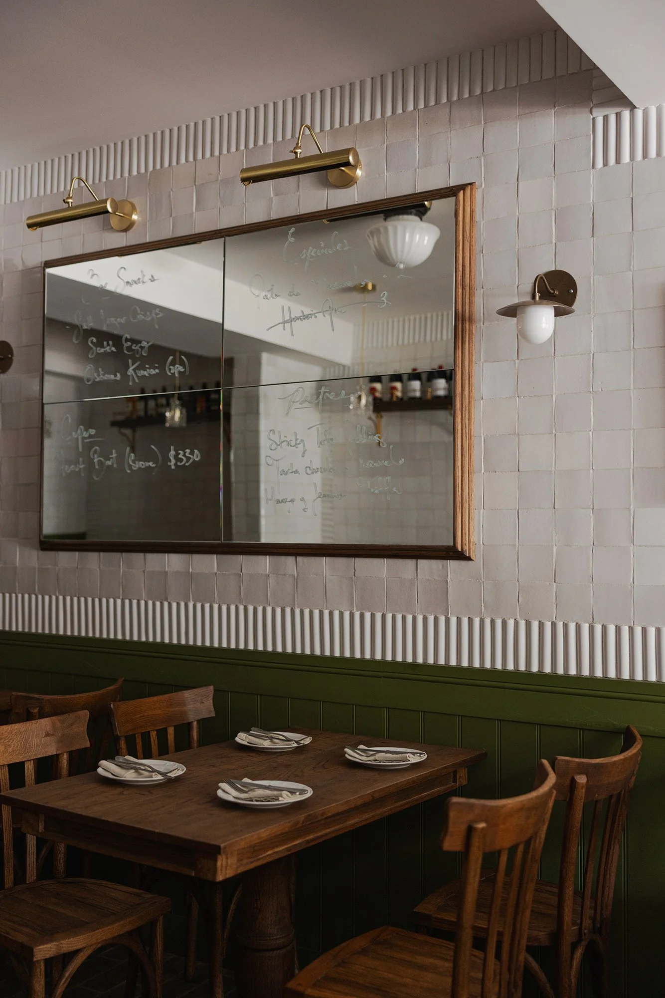13_web-The-Lamb_tables-menu-detail-2k.jpg