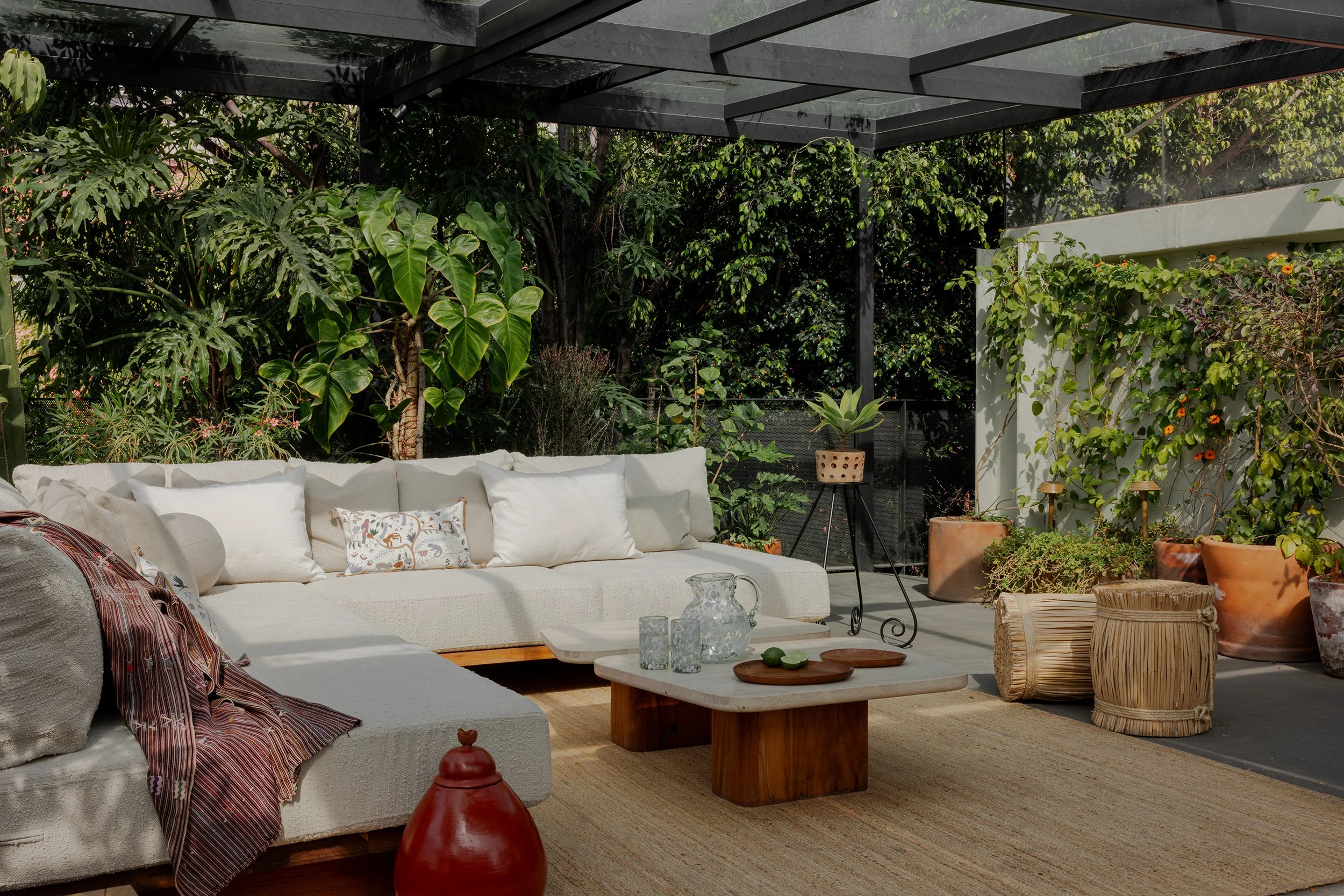 07_Mason-Gray-treehouse-apartment-terrace-angle-1.jpg