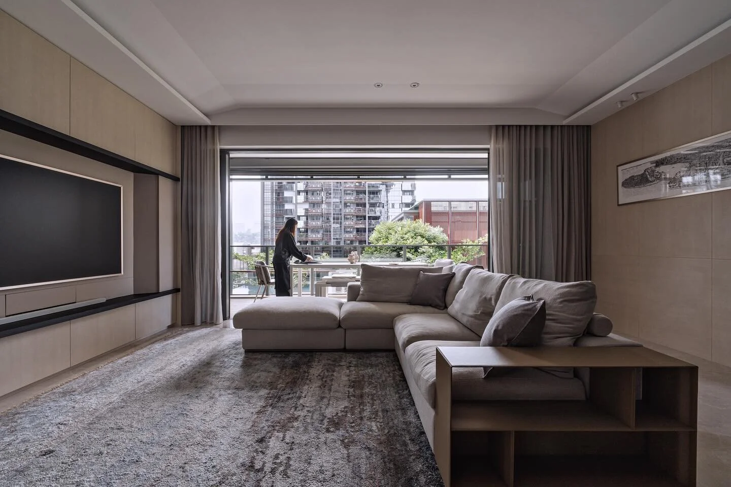 This spacious and bright living space is perfect for families with little ones. Imagine the fun memories you'll create with your children here!
.
.
.
.
#subtlesatostudio #interiordesign #livingroom #sginterior