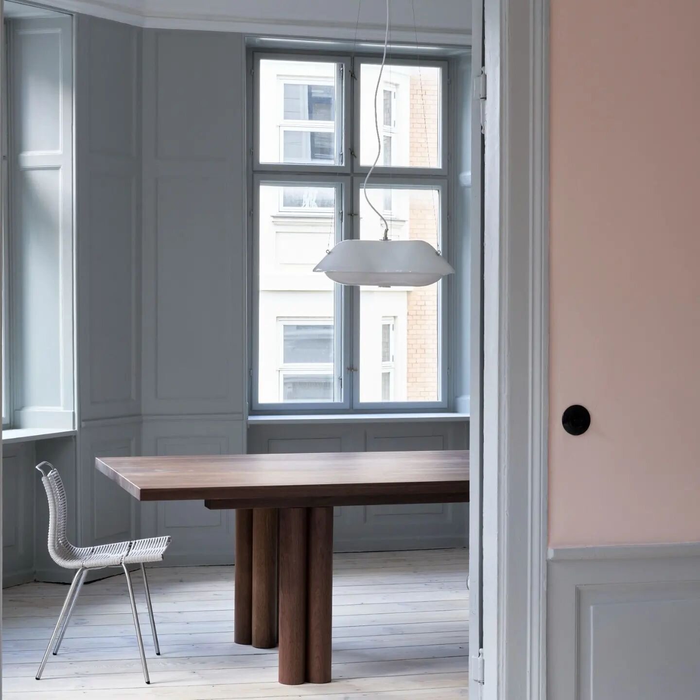 Private Apartment - Copenhagen, Denmark.

During this week of @3daysofdesign, we are proud to present one of our latest and grandest projects is the Danish capital:

A 250 sqm historic apartment consisting of a majestic corner suite of rooms remained