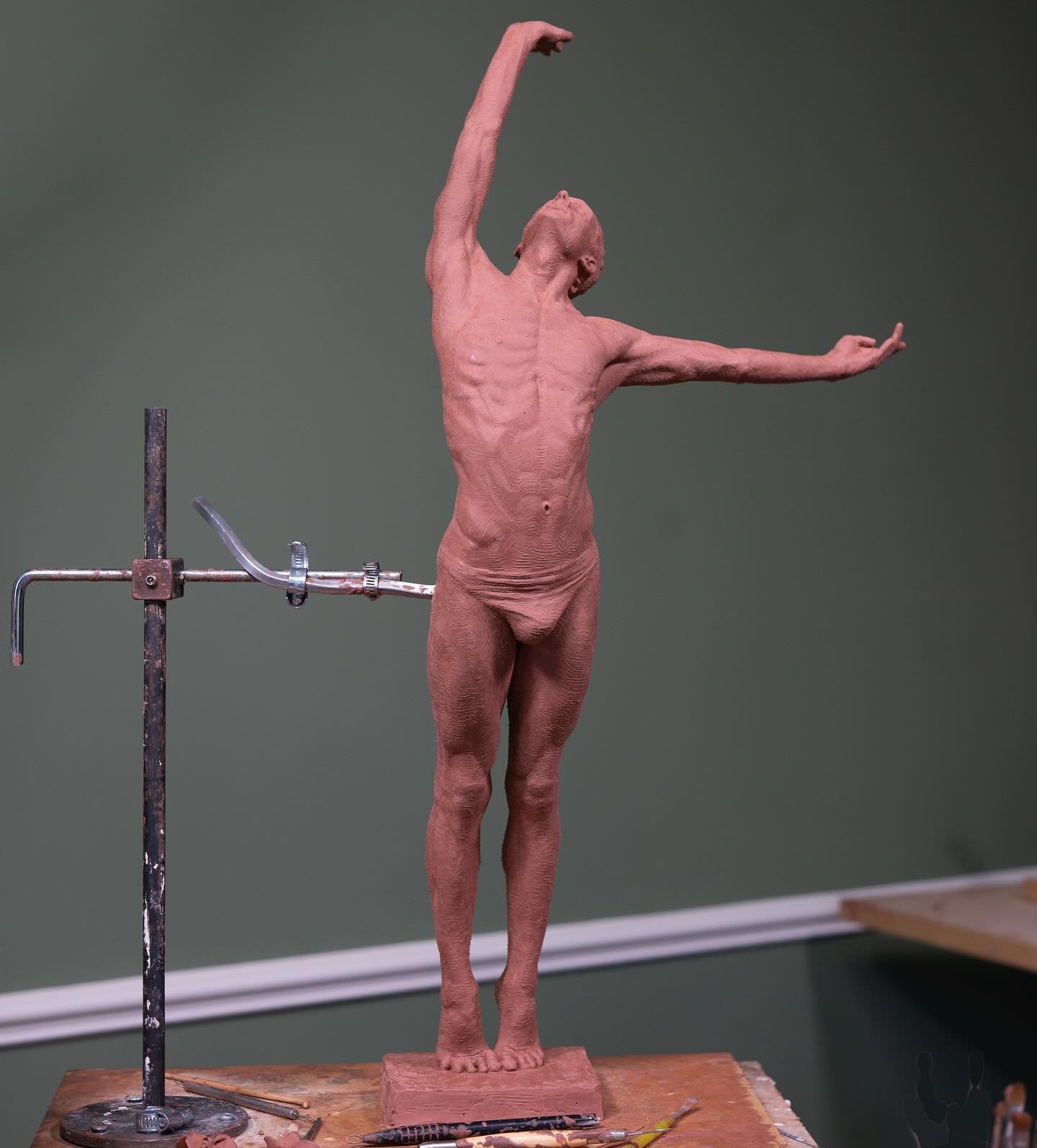 Work in progress. 1/3 scale. Clay

#clay #figurativeart