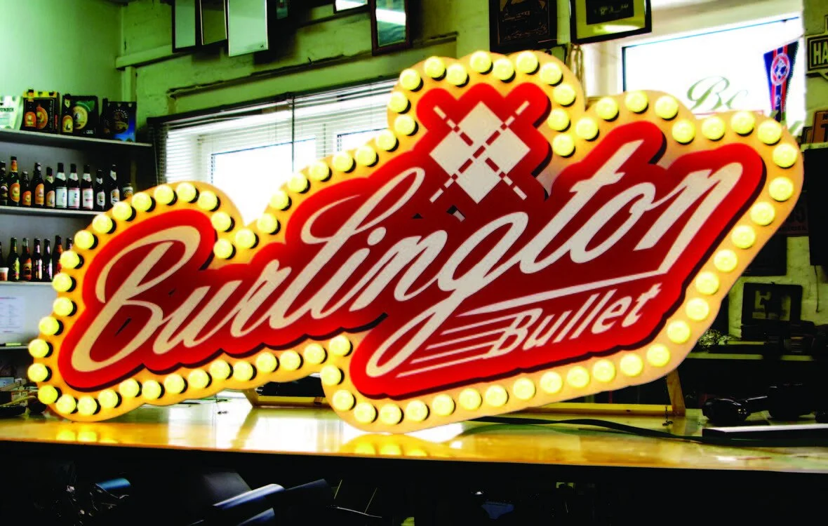  LIGHTBULB SIGN IN THE WORKSHOP 