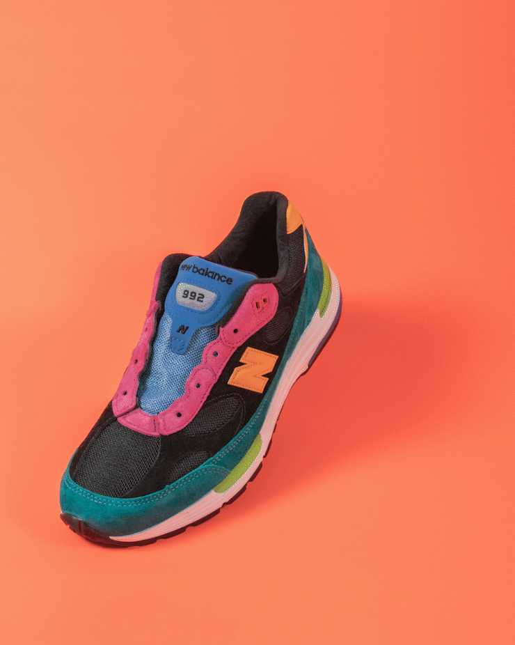 01 CUTTING LACES 850 10fps.gif