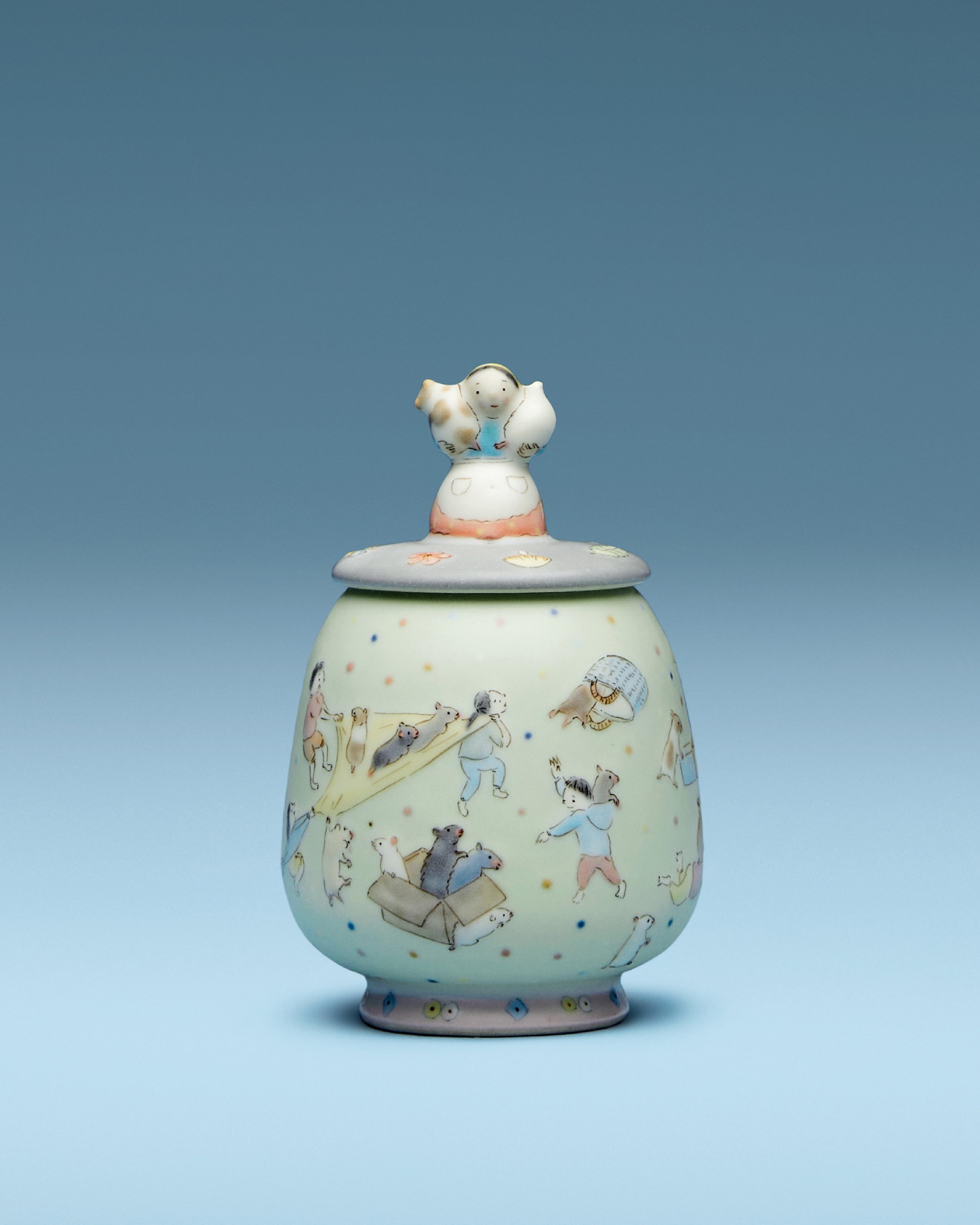 CAKE THE MAG_LOEWE_PRECO_SS25_SUNA_FUJITA_CERAMICS_RGB_CROPPED_4X5_5_1.jpg