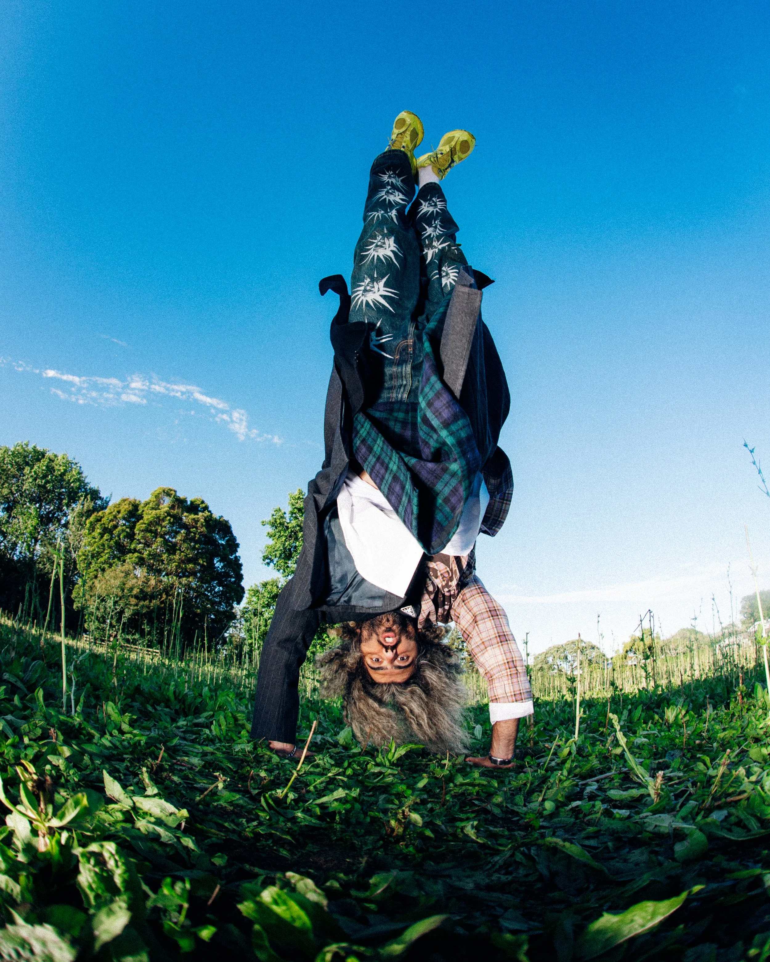   Tie: Prada, Pink Blazer: Ninteen99, Shirt: Checks, Jeans: Ninteen99, Shoes: Asics  