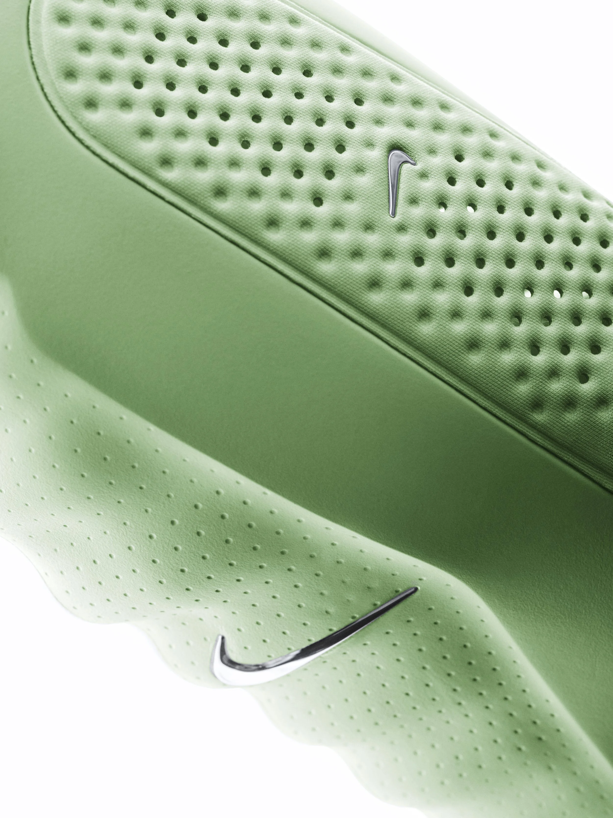 cake-the-mag-nike-mind-hits-uae-stores-this-thursday-august-20-3.jpg