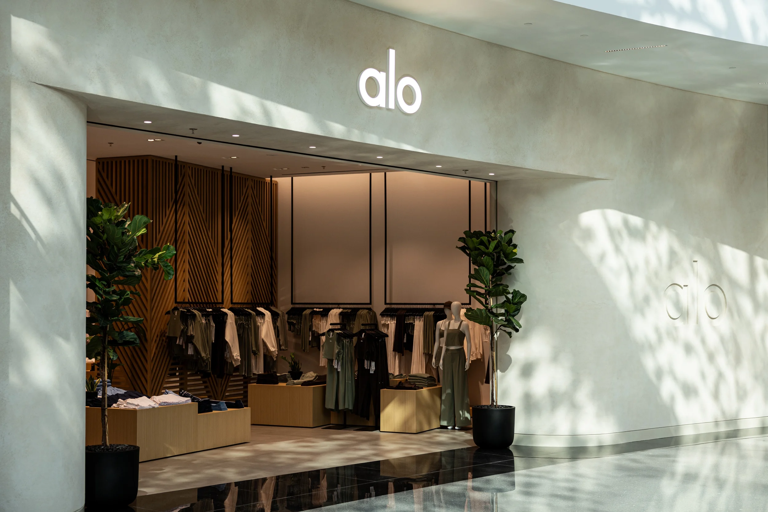 Alo Yoga Opens in Dubai Hills Mall