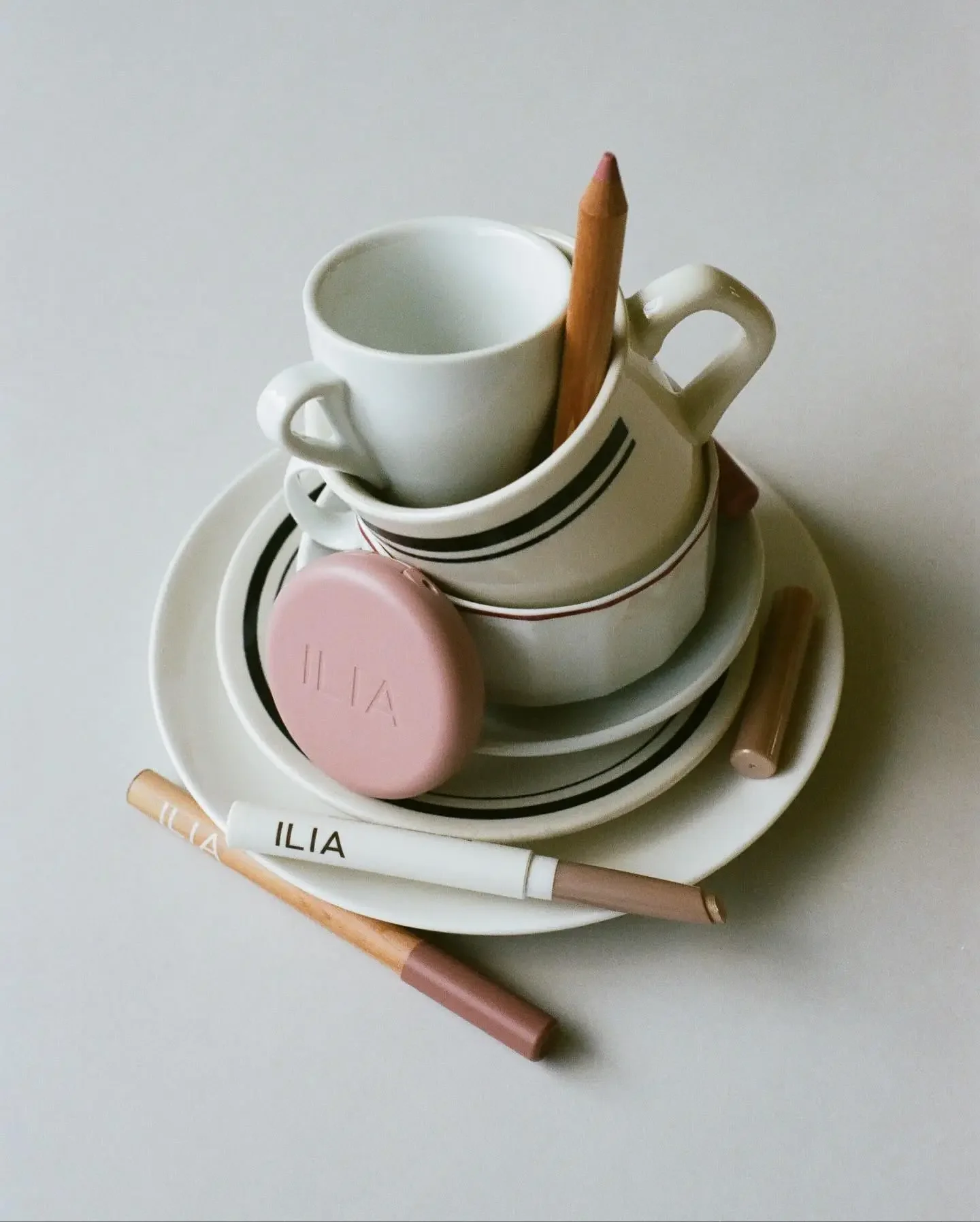 cake-the-mag-sasha-plavsic-on-building-ilia-self-doubt-and-makeup-that-makes-your-skin-better-8.webp